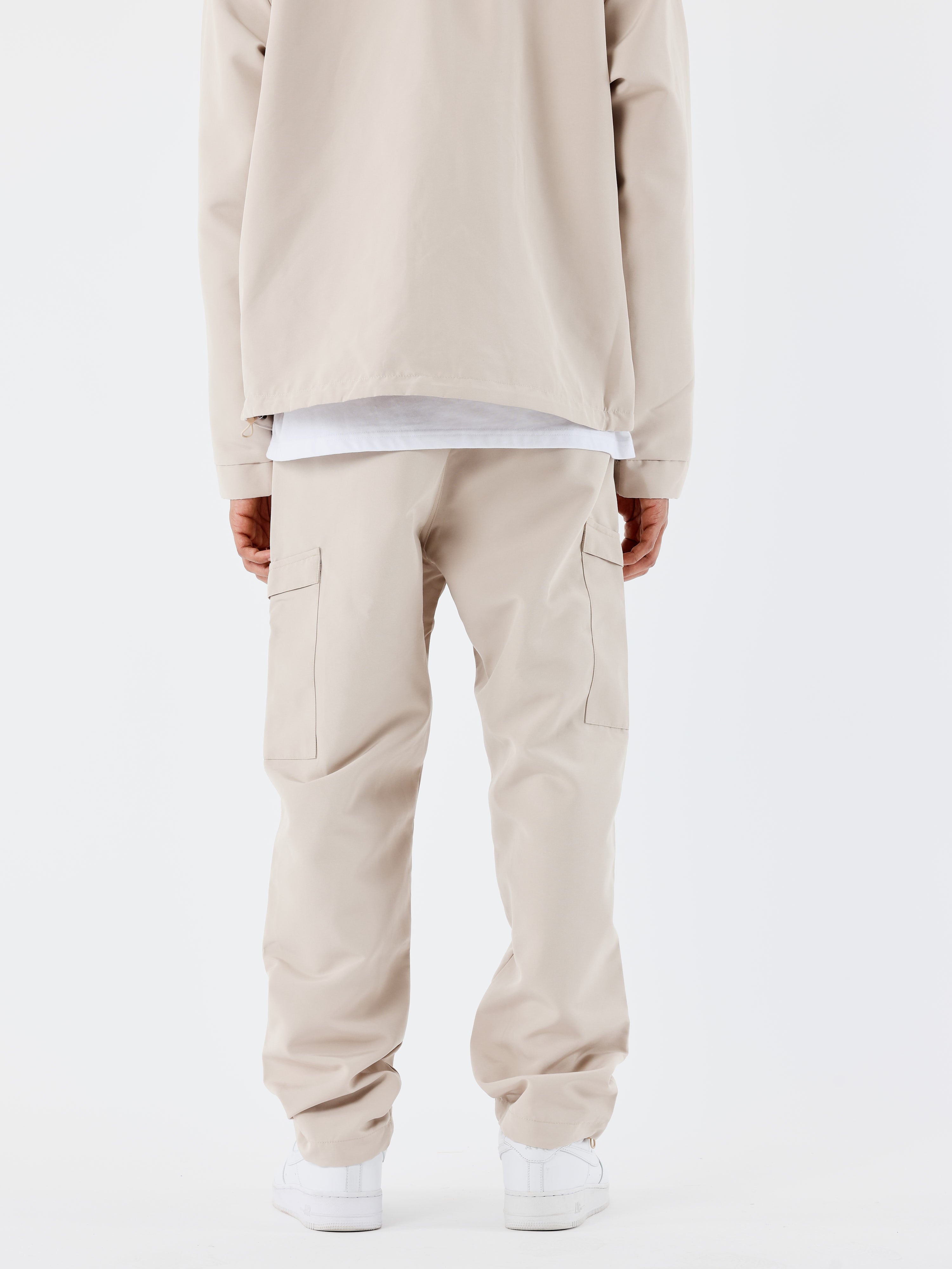 pantalon-technique-a-poches-greige