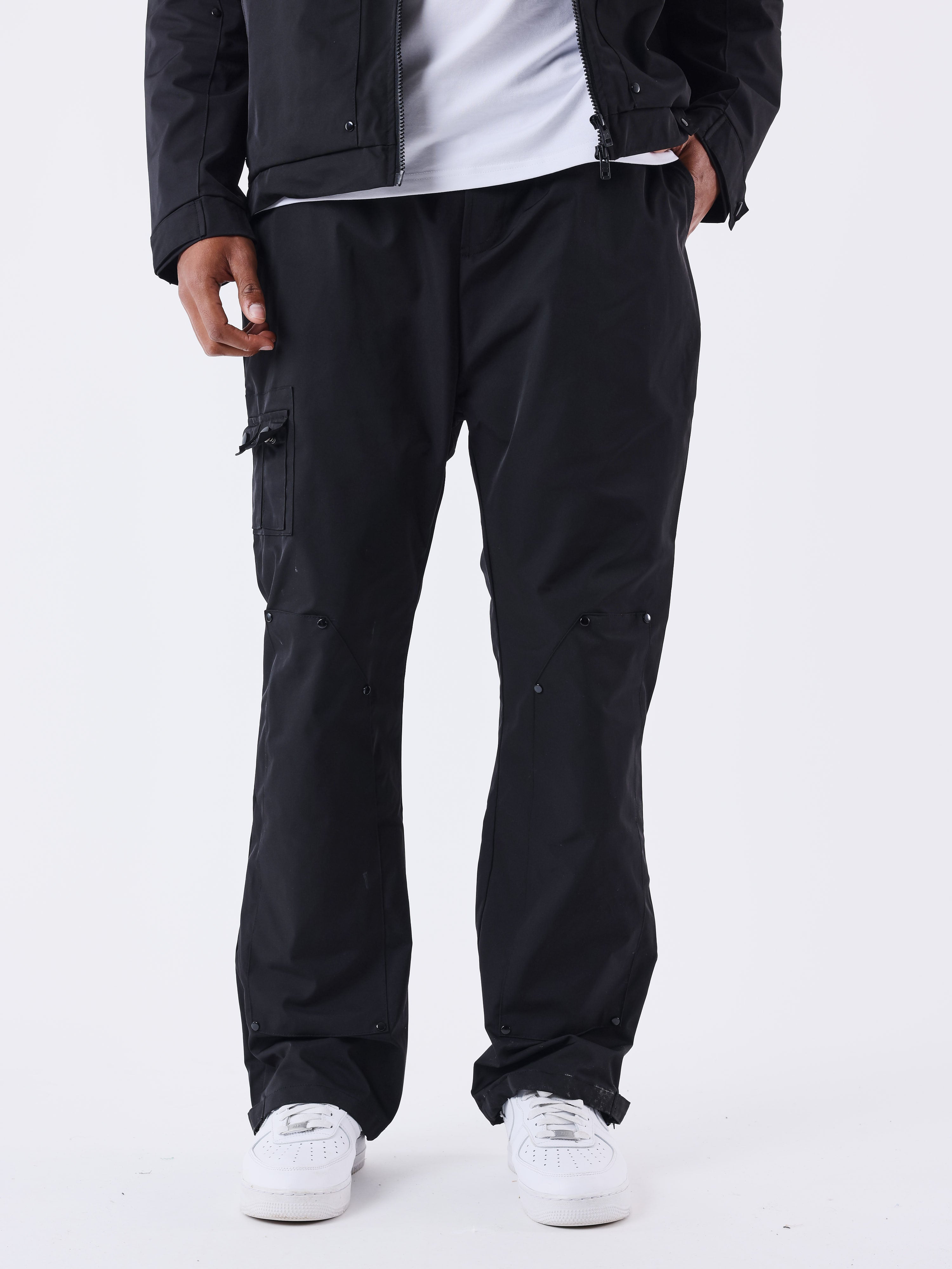 pantalon-technique-collaboration-kalash-noir-modelshot