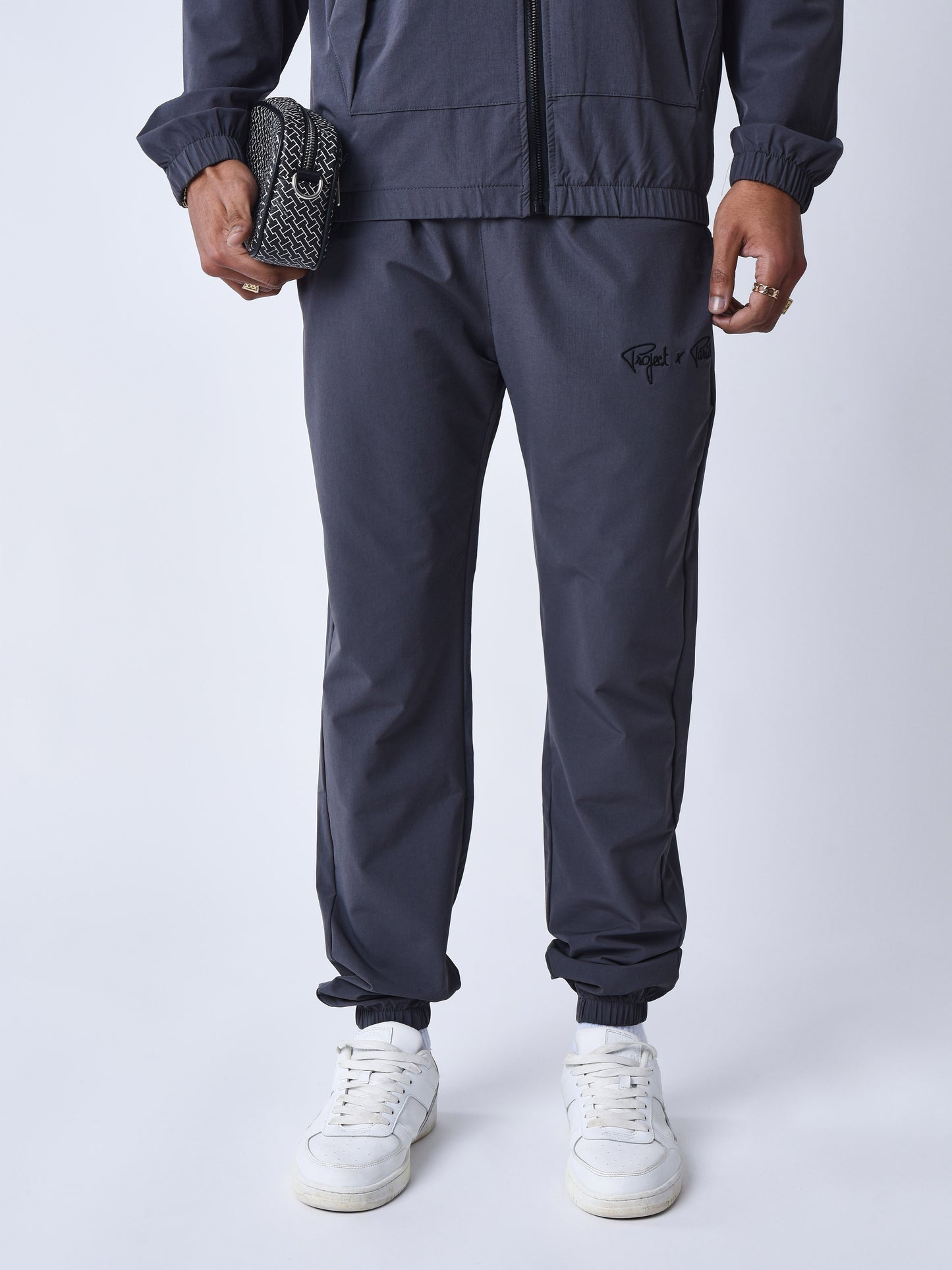 pantalon-techwear-4821-anthracite-modelshot
