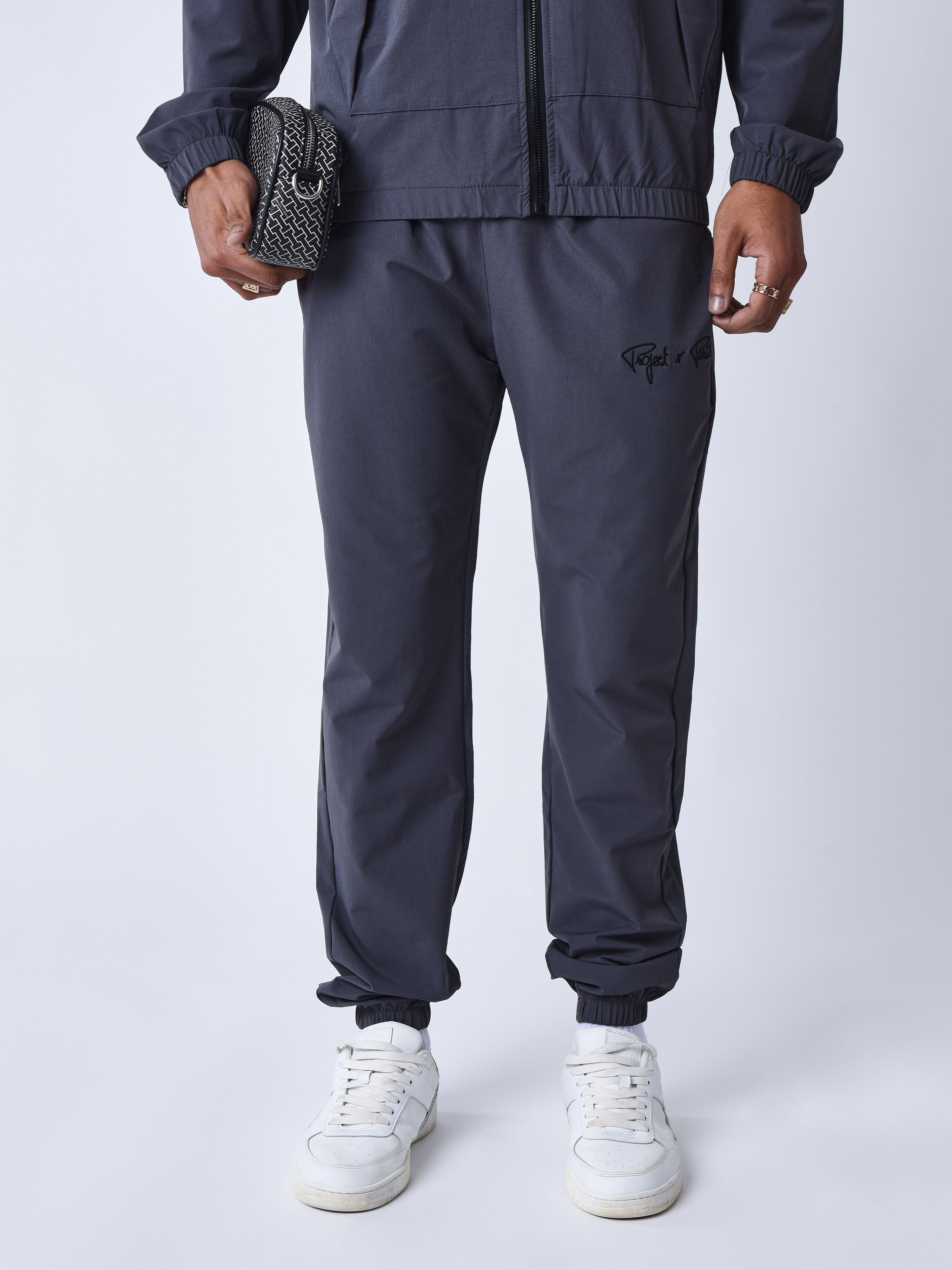 pantalon-techwear-4821-anthracite-modelshot