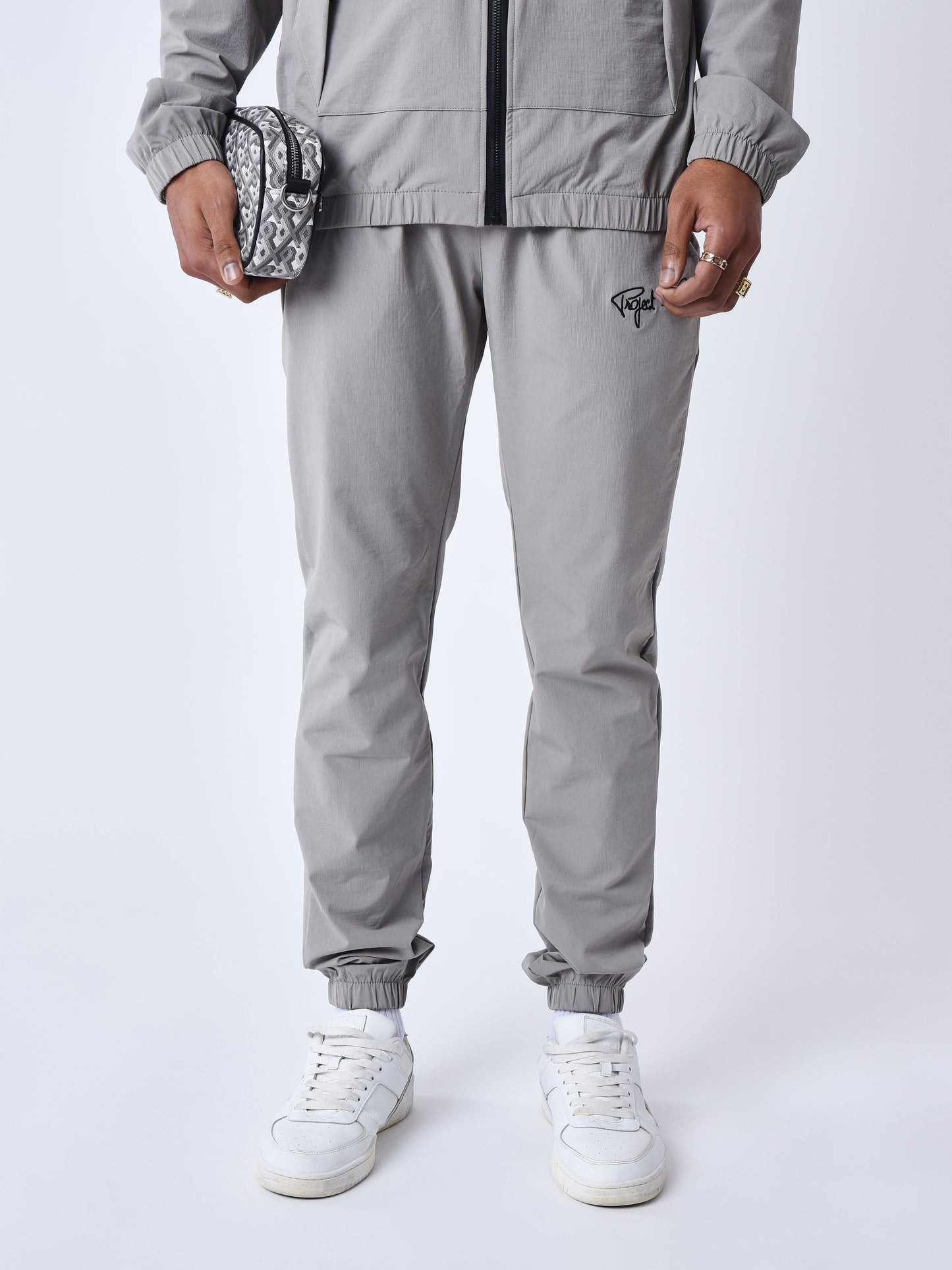 pantalon-techwear-4821-gris-clair-modelshot