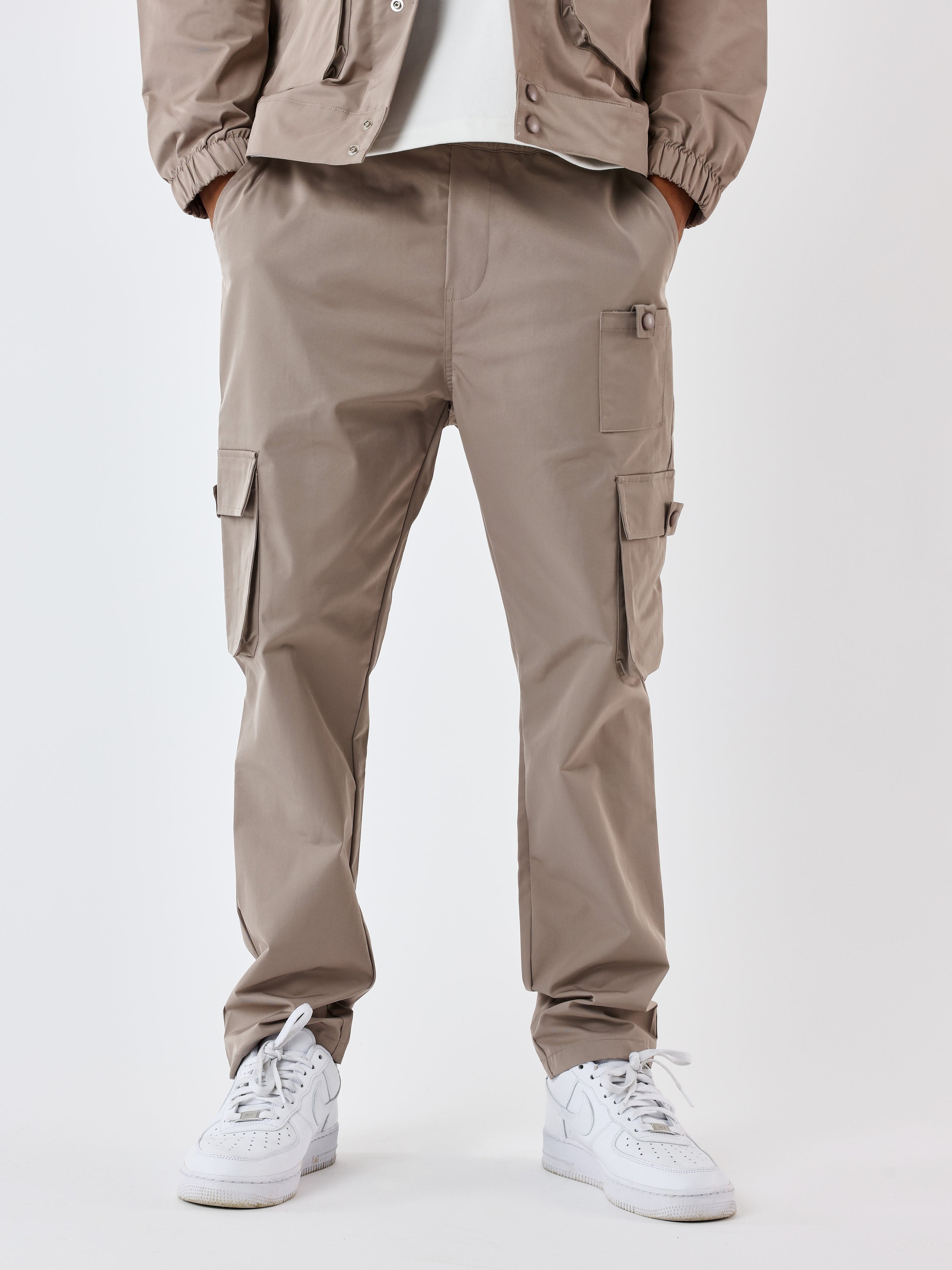 Pantalón workwear con múltiples bolsillos-2