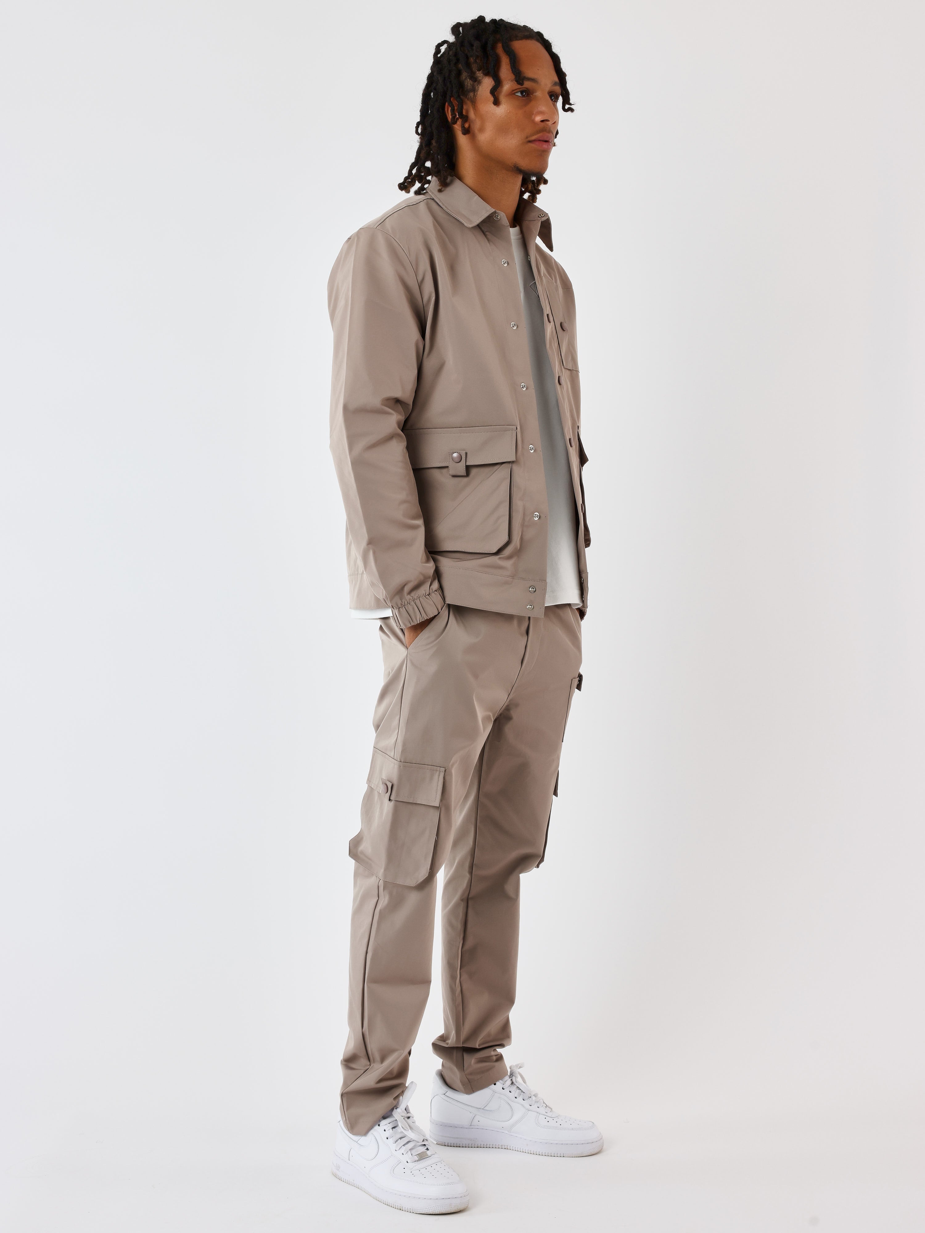 Pantalón workwear con múltiples bolsillos-4