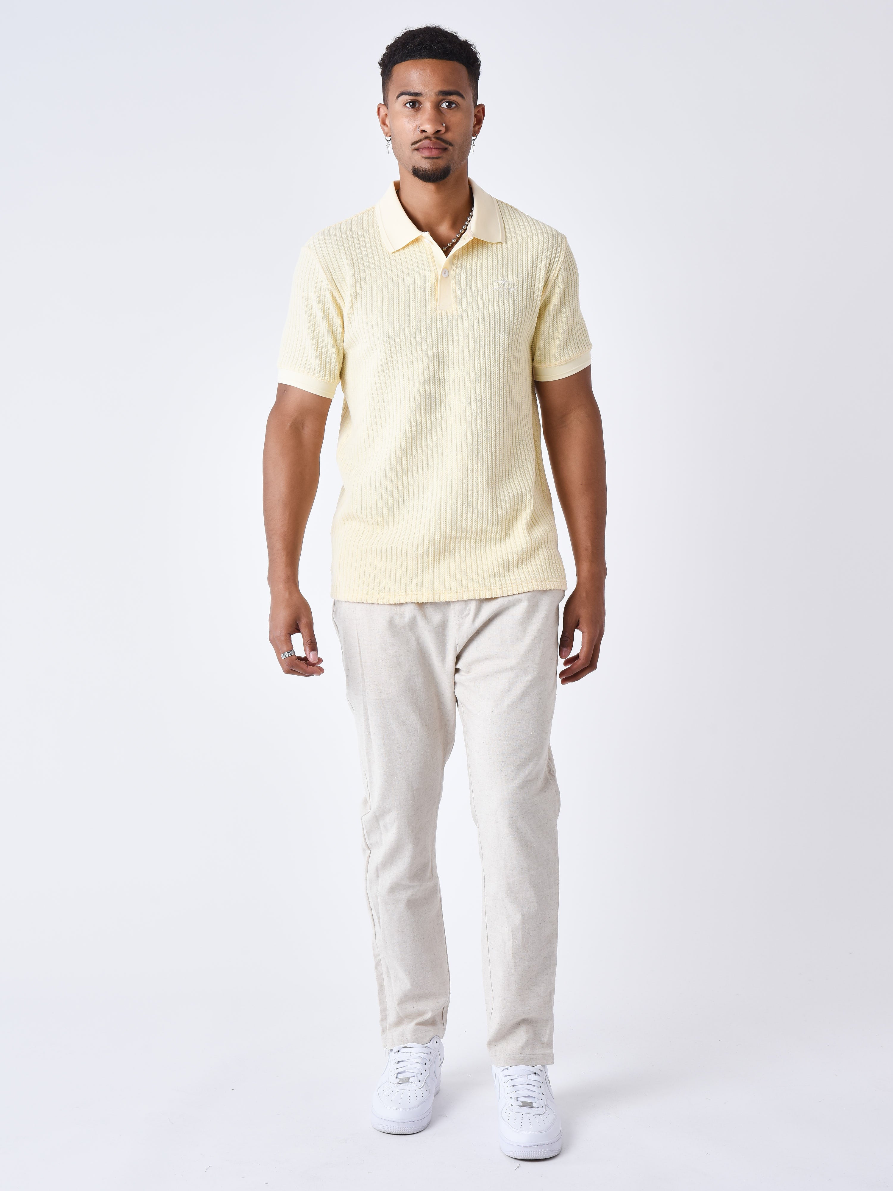 polo-preppy-texture-jaune-modelshot