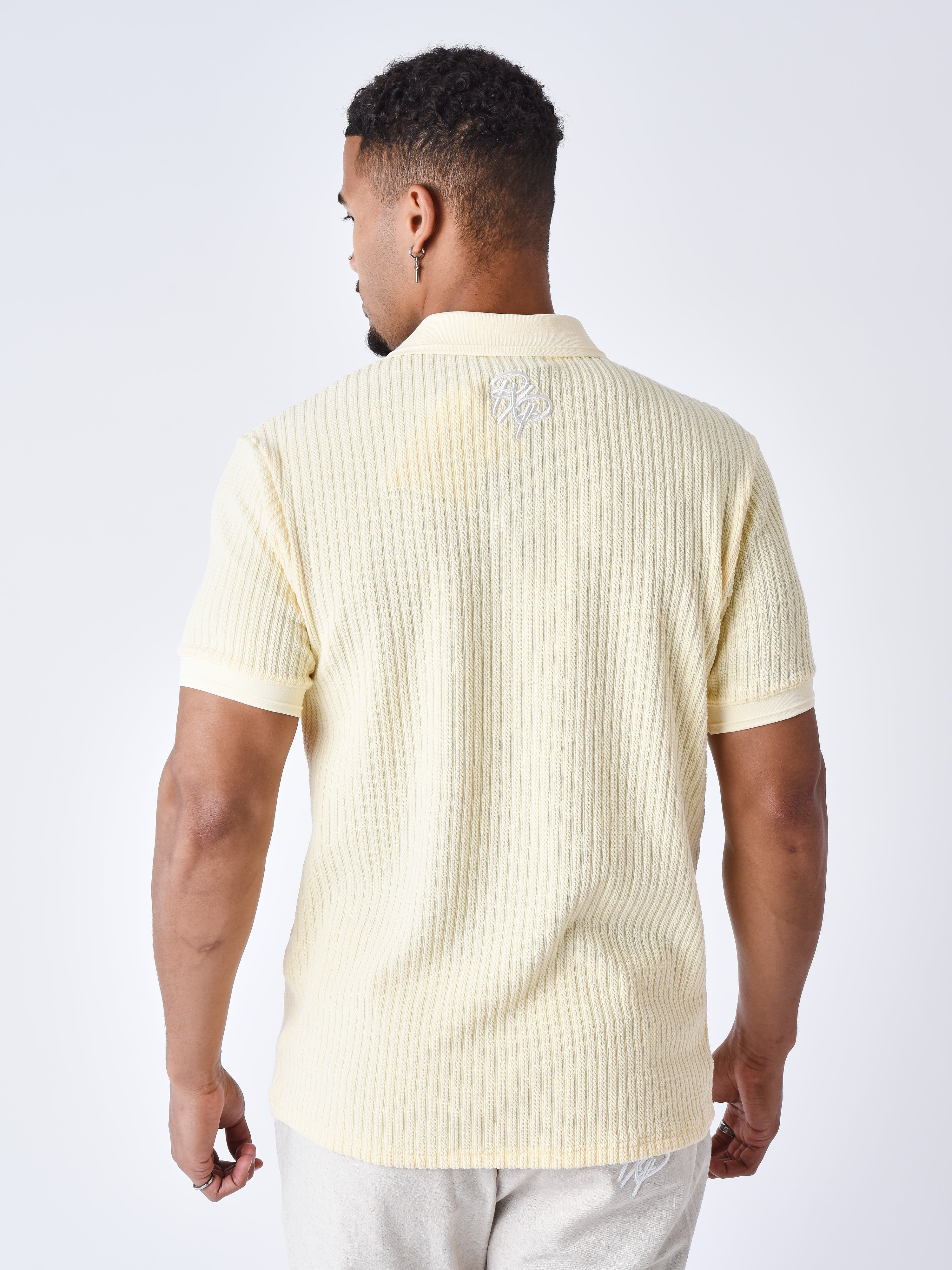 polo-preppy-texture-jaune-modelshot