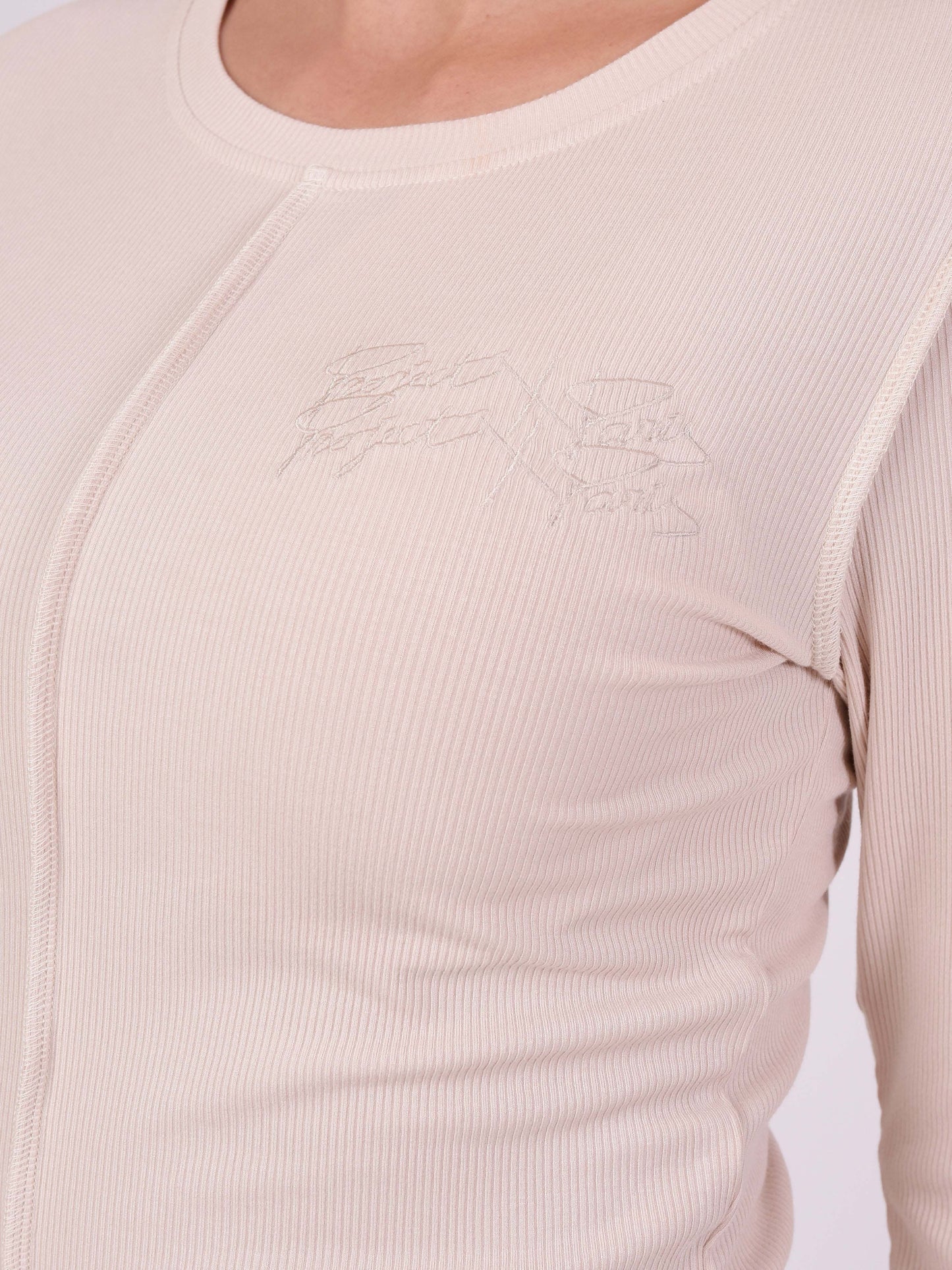 pull-manches-longues-coutures-apparentes-beige