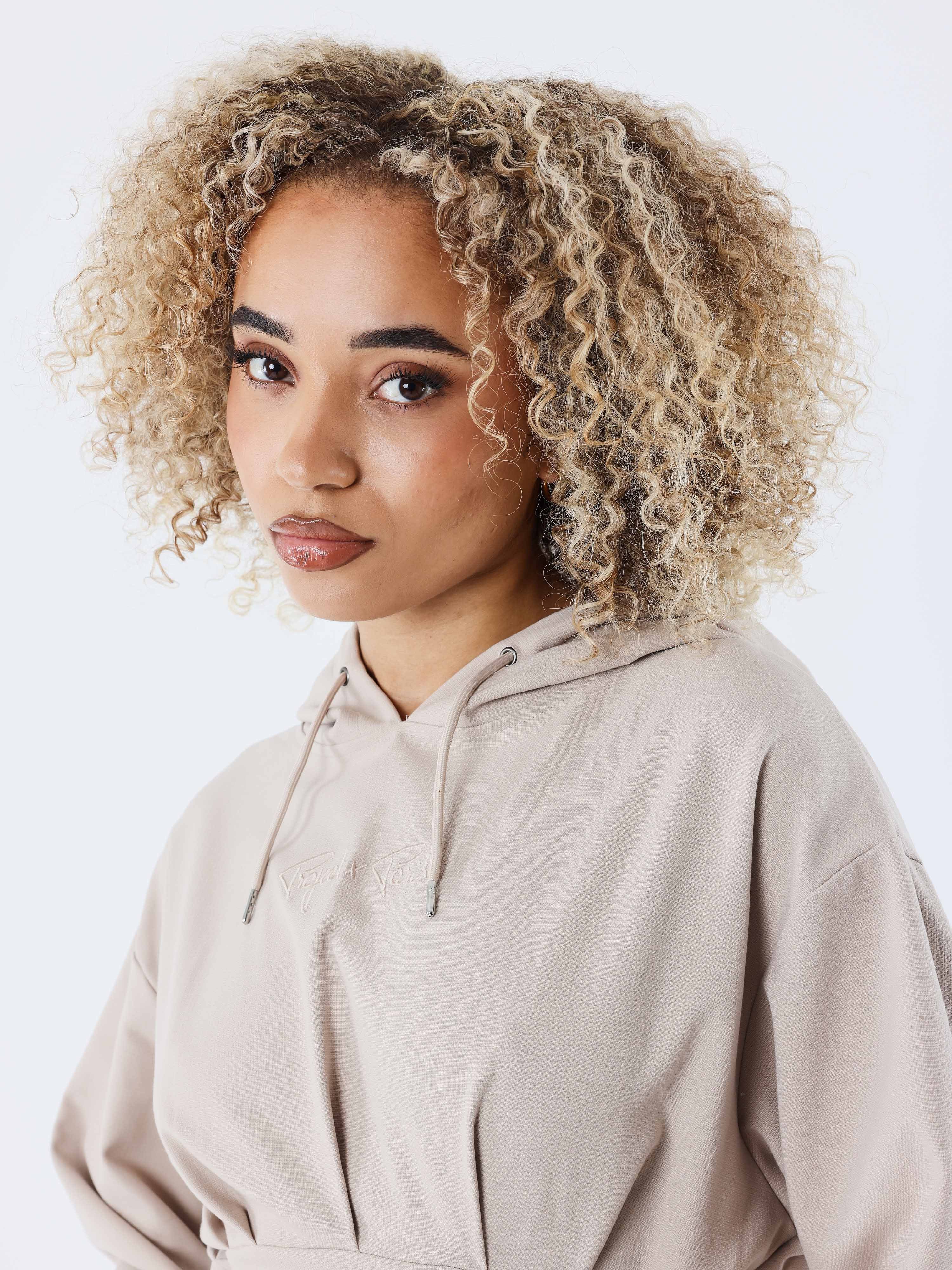 robe-a-capuche-manches-longues-taupe