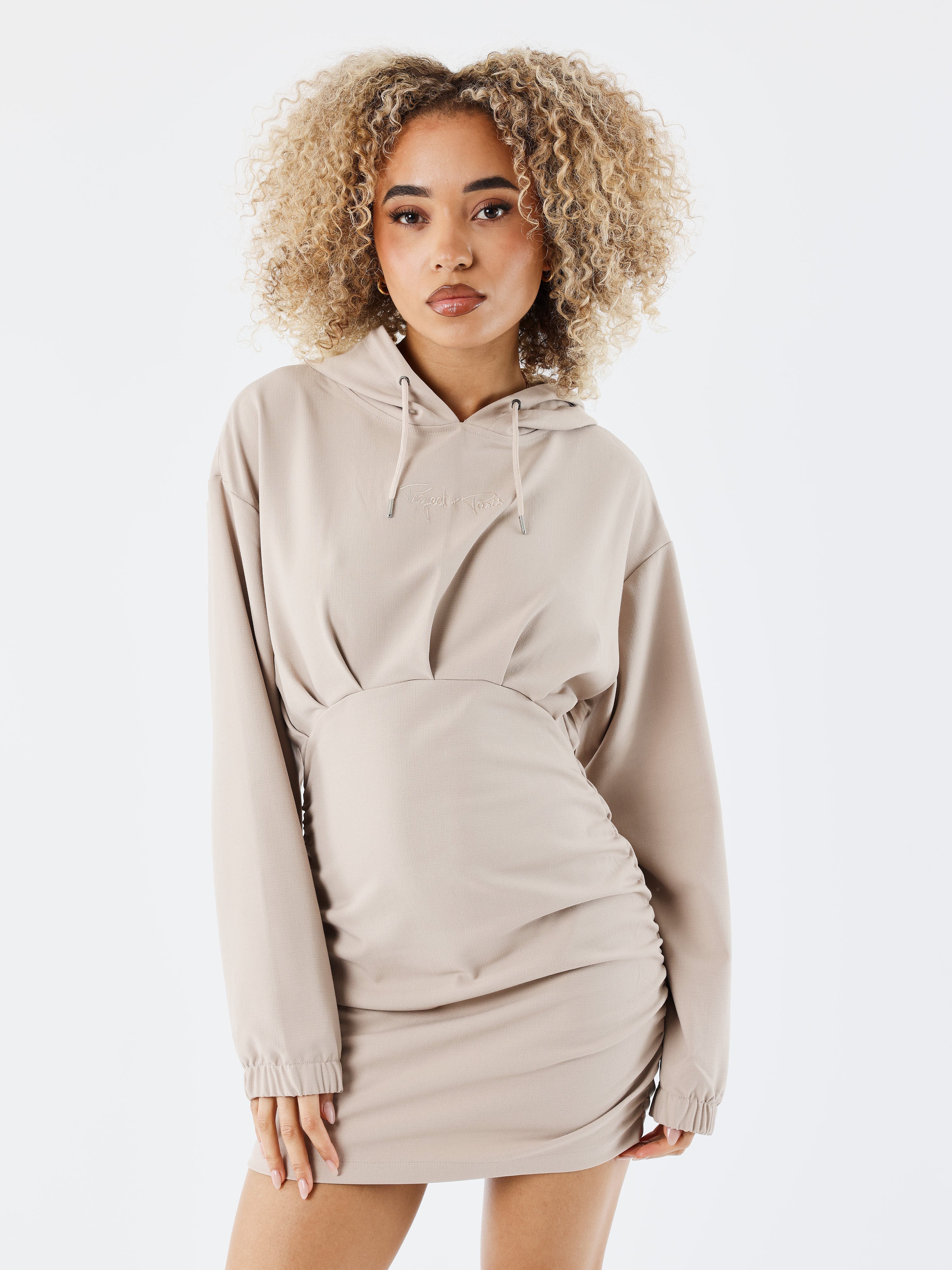 robe-a-capuche-manches-longues-taupe