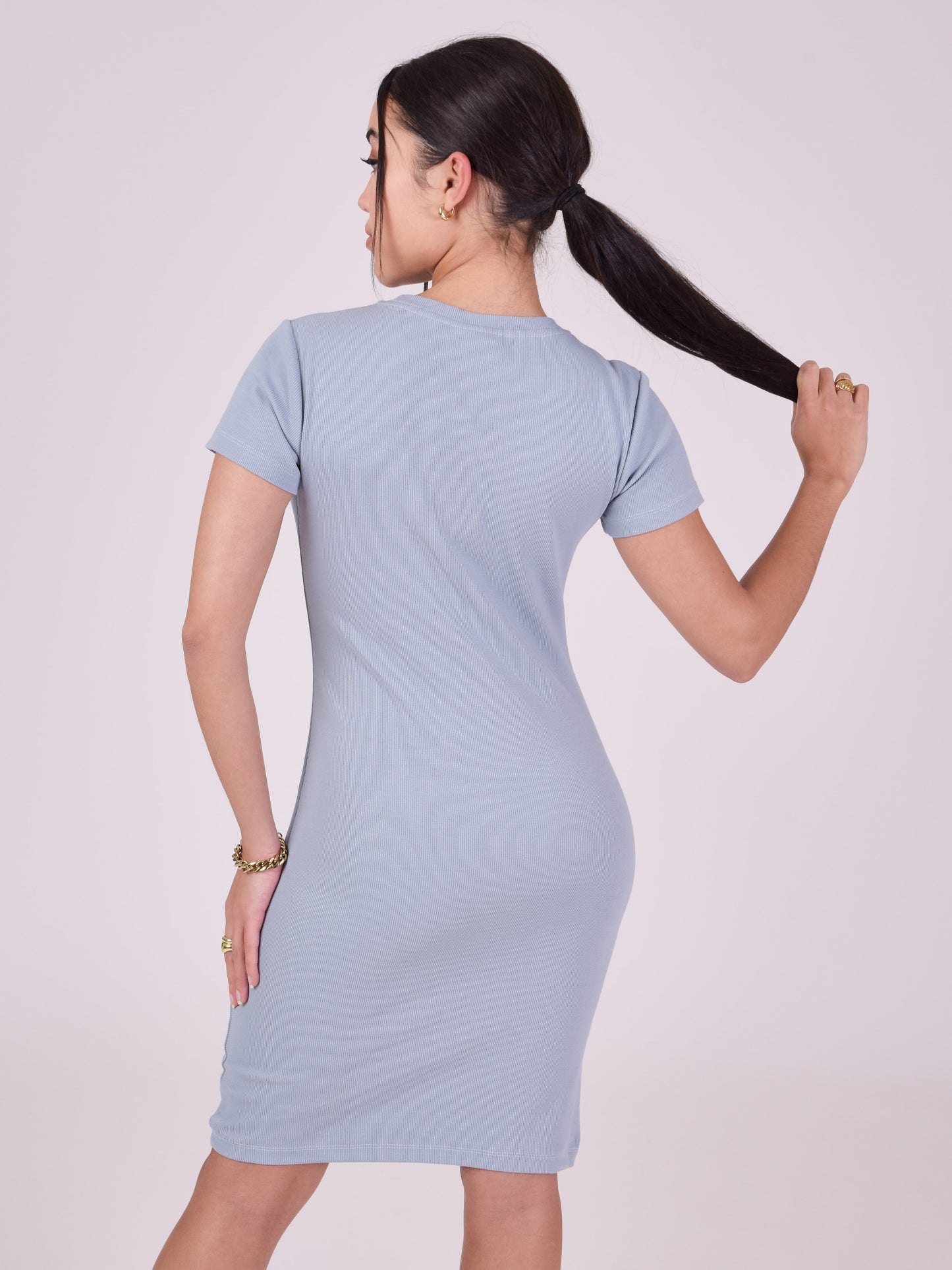 robe-cotele-manche-courte--bleu-ciel-modelshot