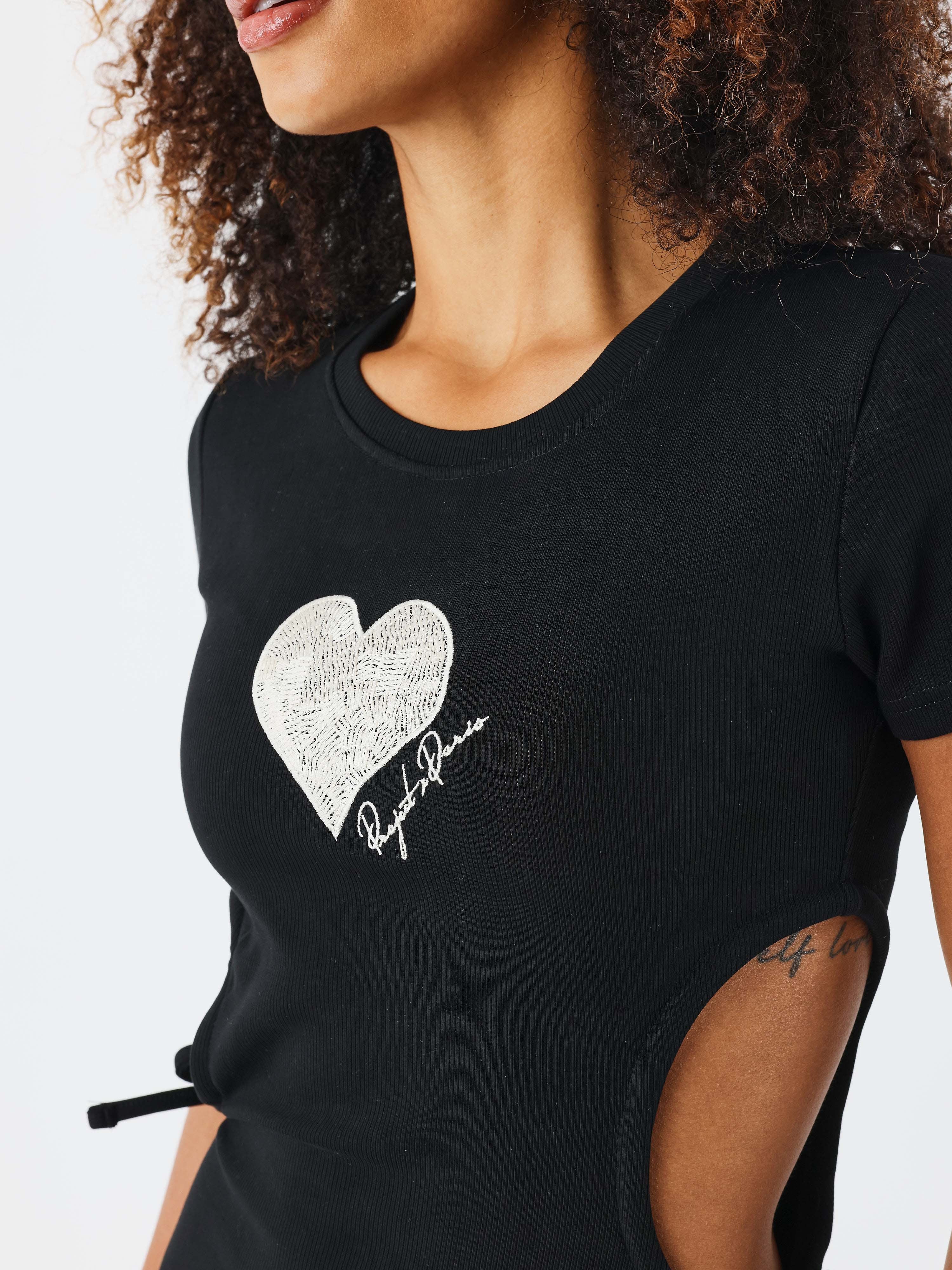 robe-wicker-heart-noir-modelshot