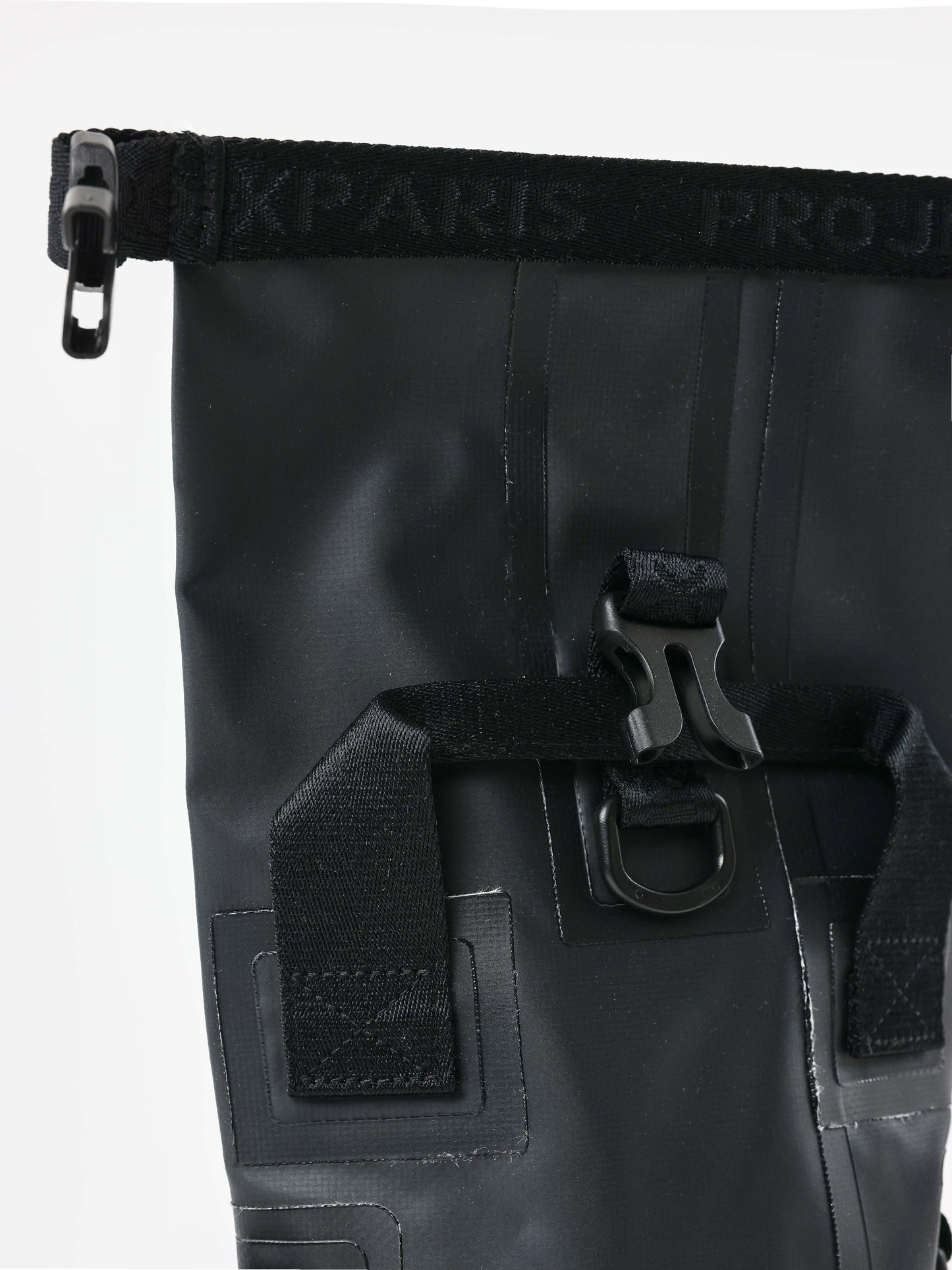 sac-a-gourde-noir-detailshot