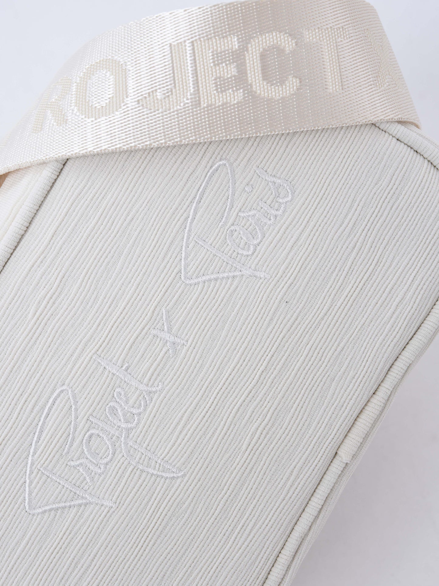 sac-bandouliere-petit-ivoire-detailshot