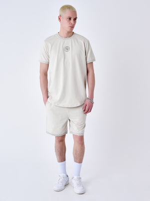 short-a-details-tisse-labyrinthe-greige-modelshot