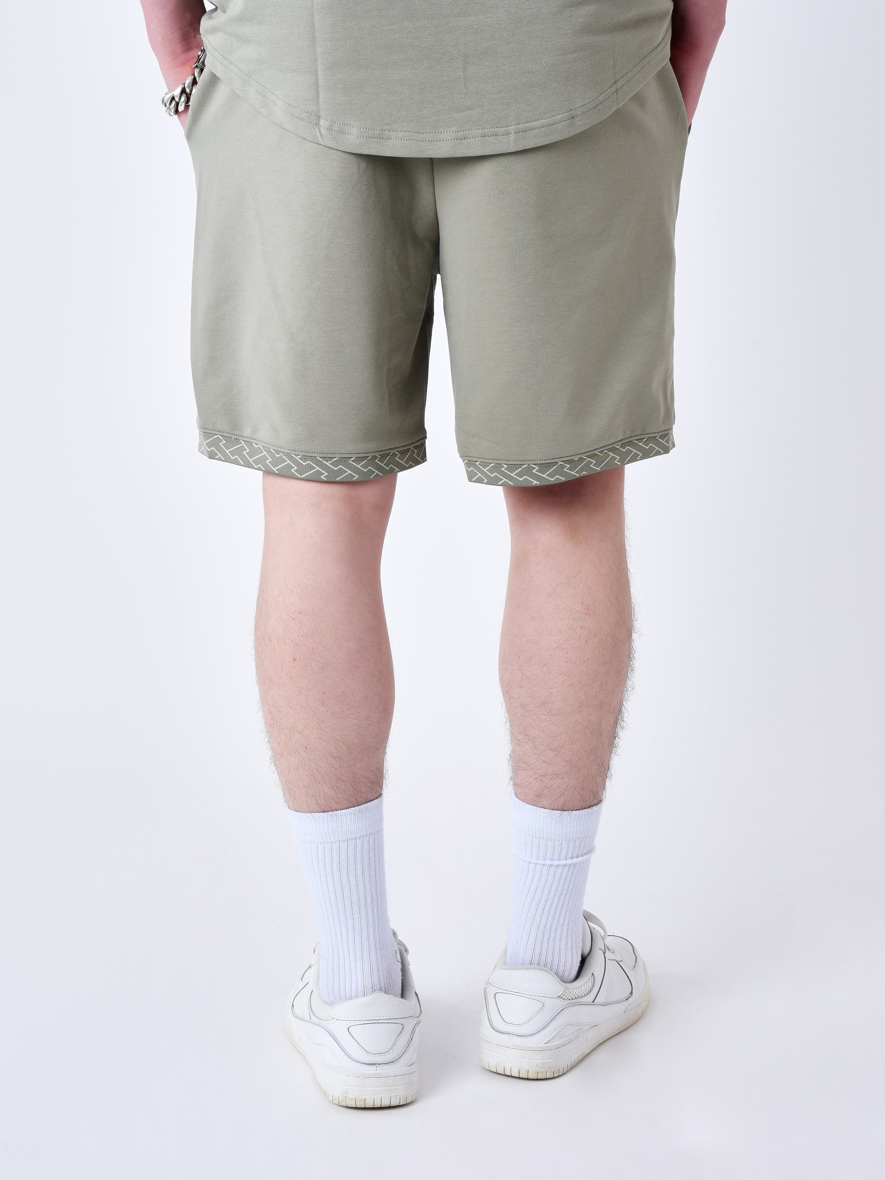 Short con dettagli tessuti labirinto-3