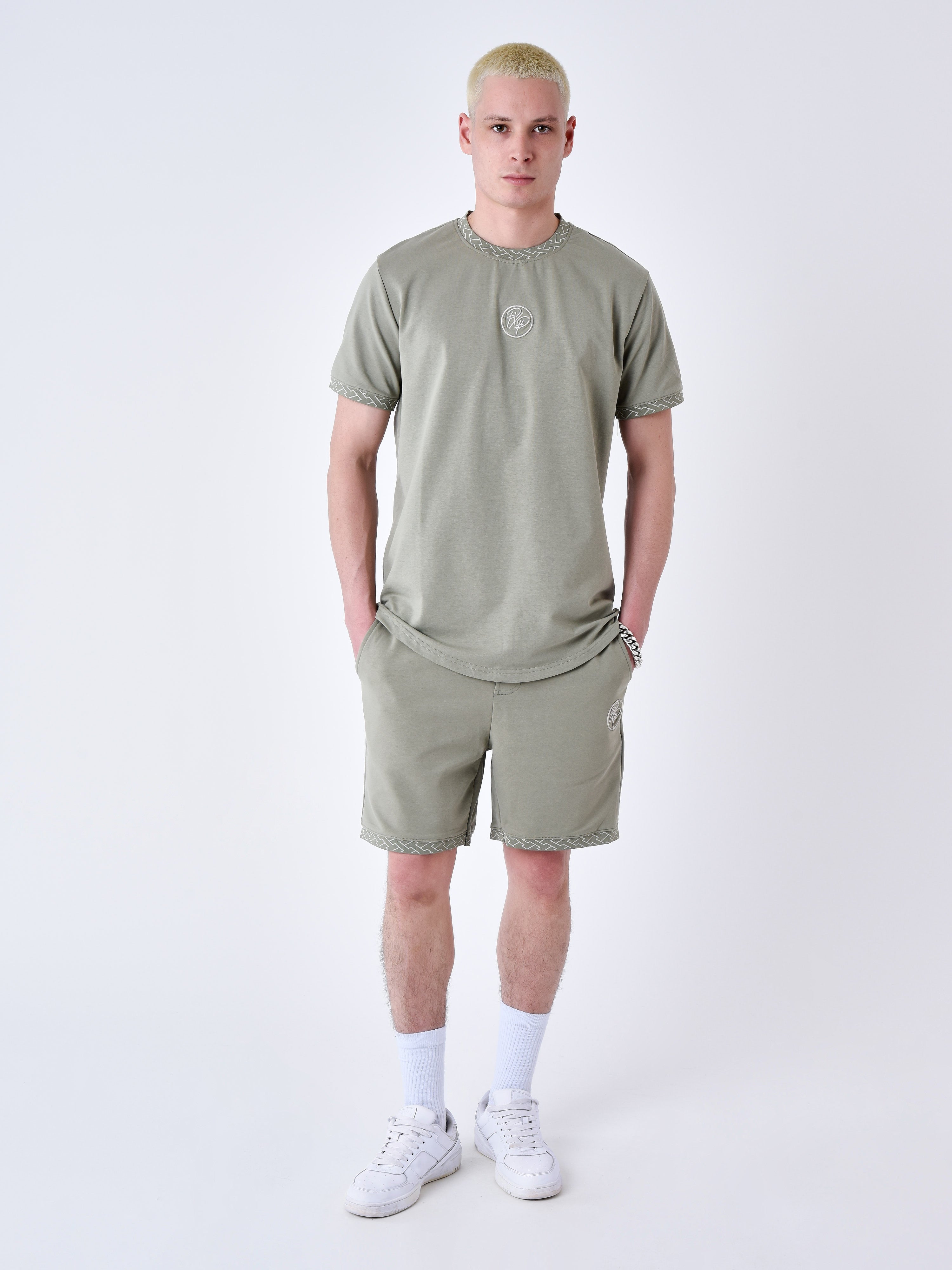 Short con dettagli tessuti labirinto-1