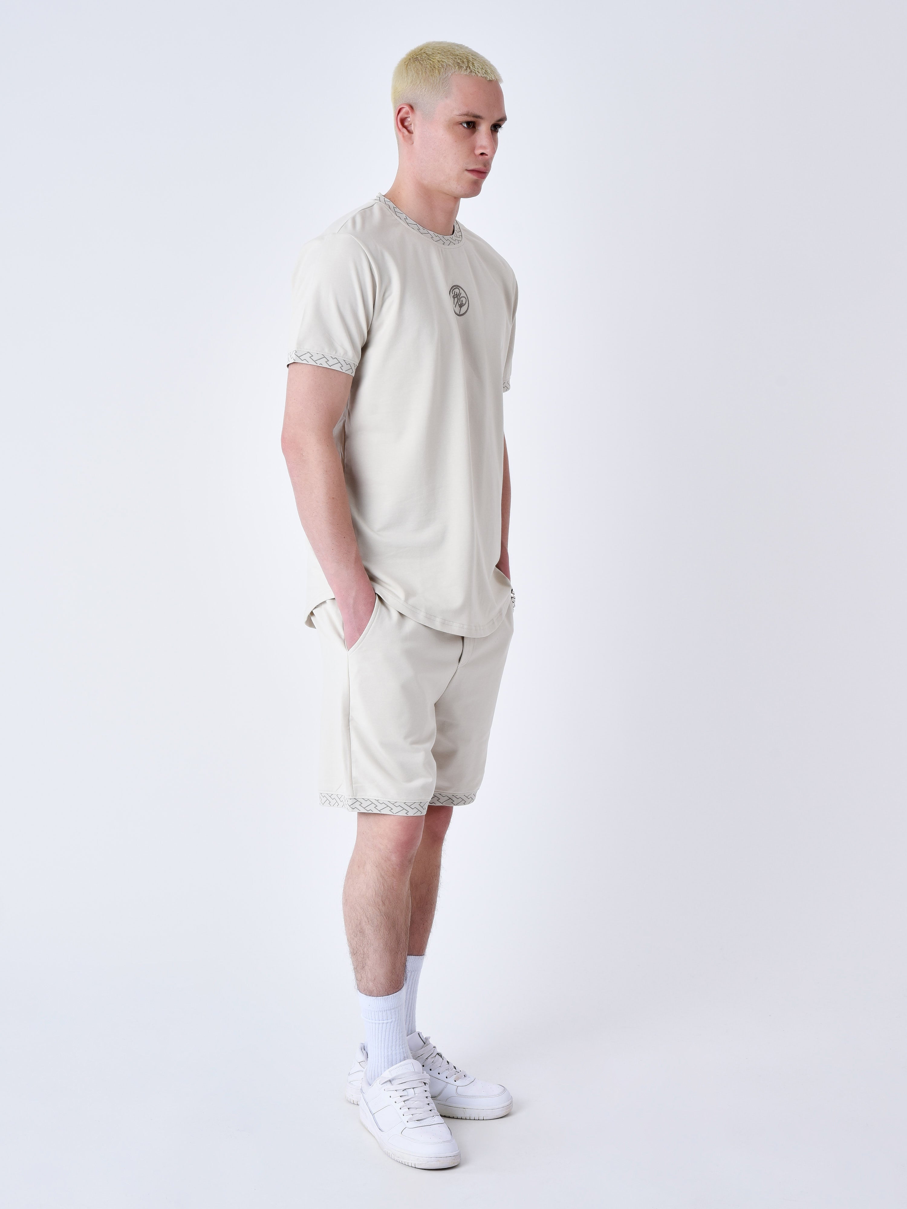 short-a-details-tisse-labyrinthe-greige