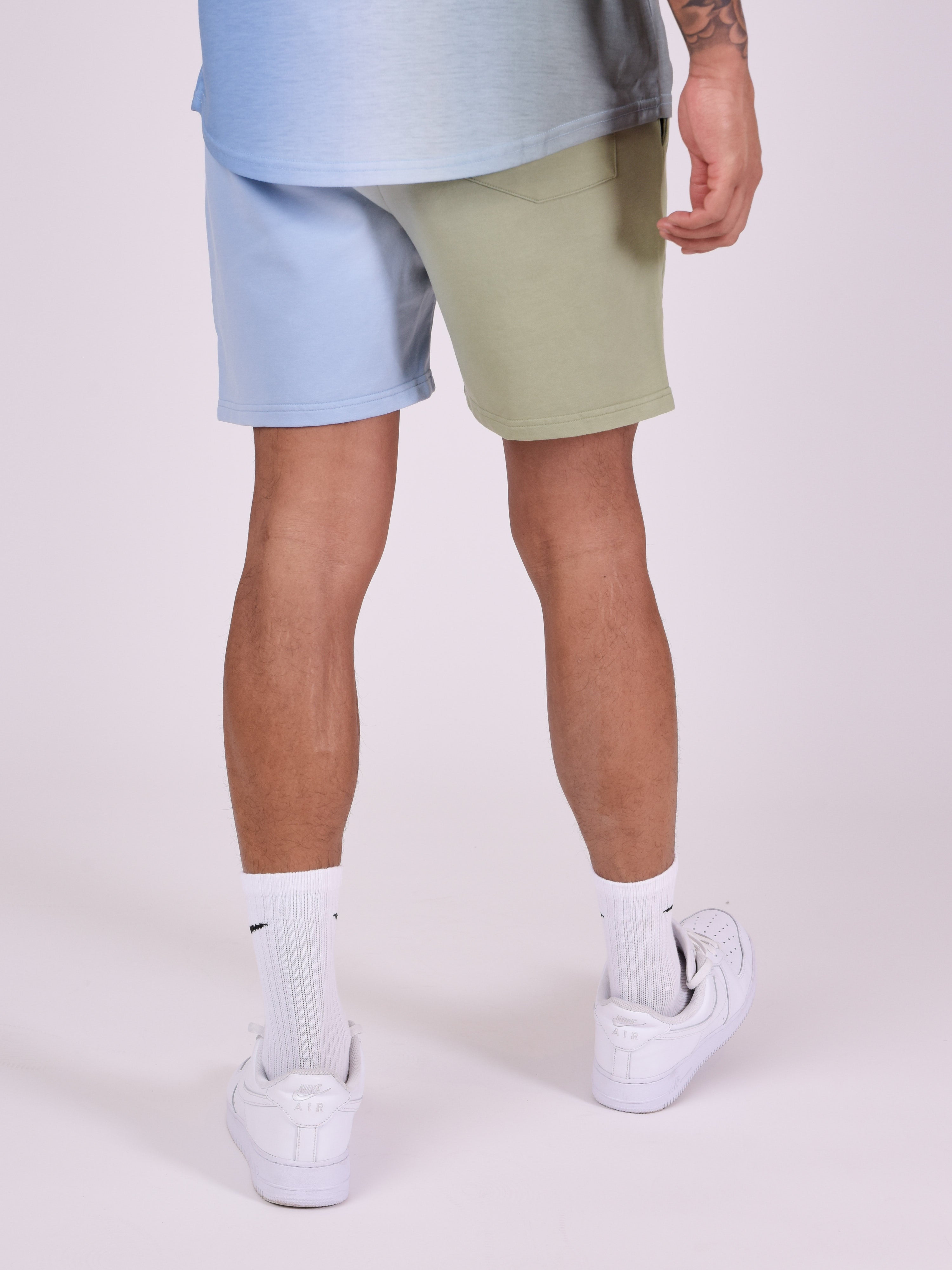 short-bicolore-degrade-kaki-modelshot