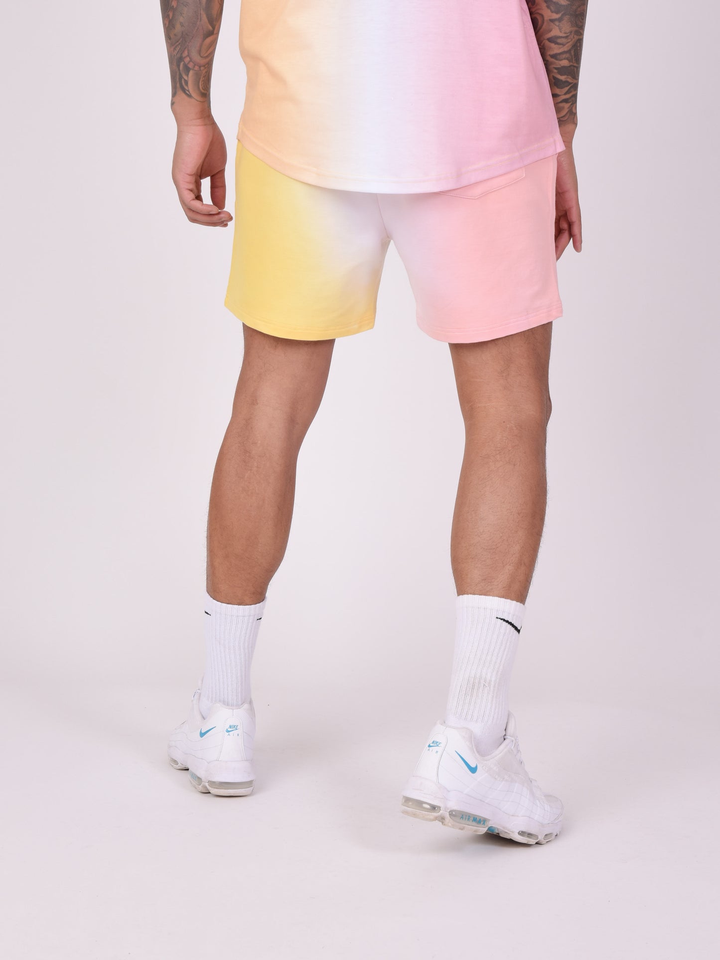 short-bicolore-degrade-jaune-modelshot