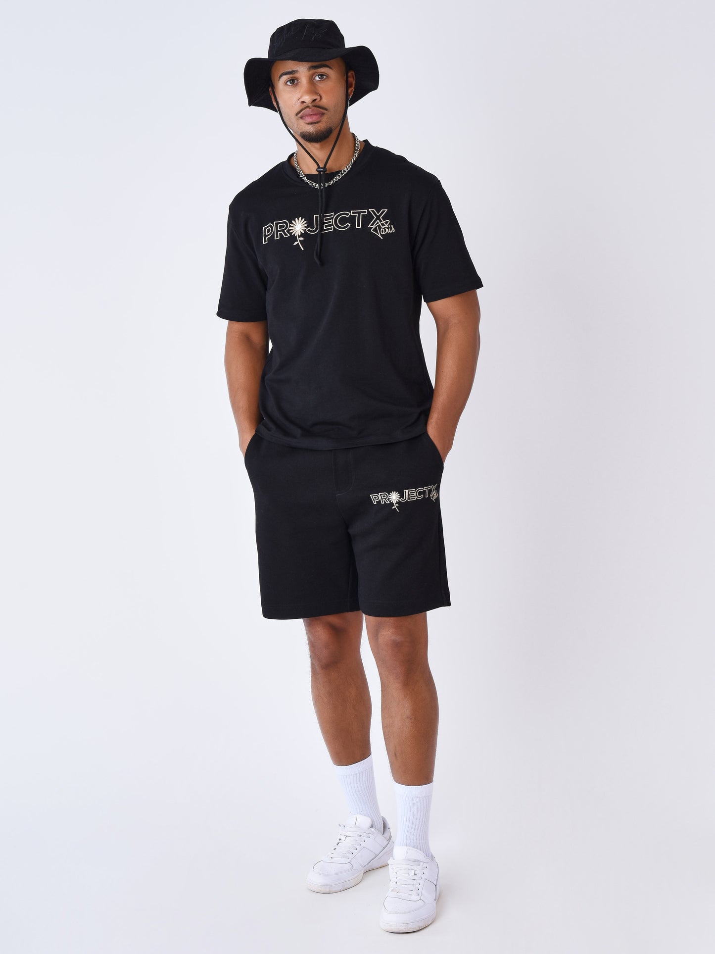 short-brode-daisy-noir-modelshot