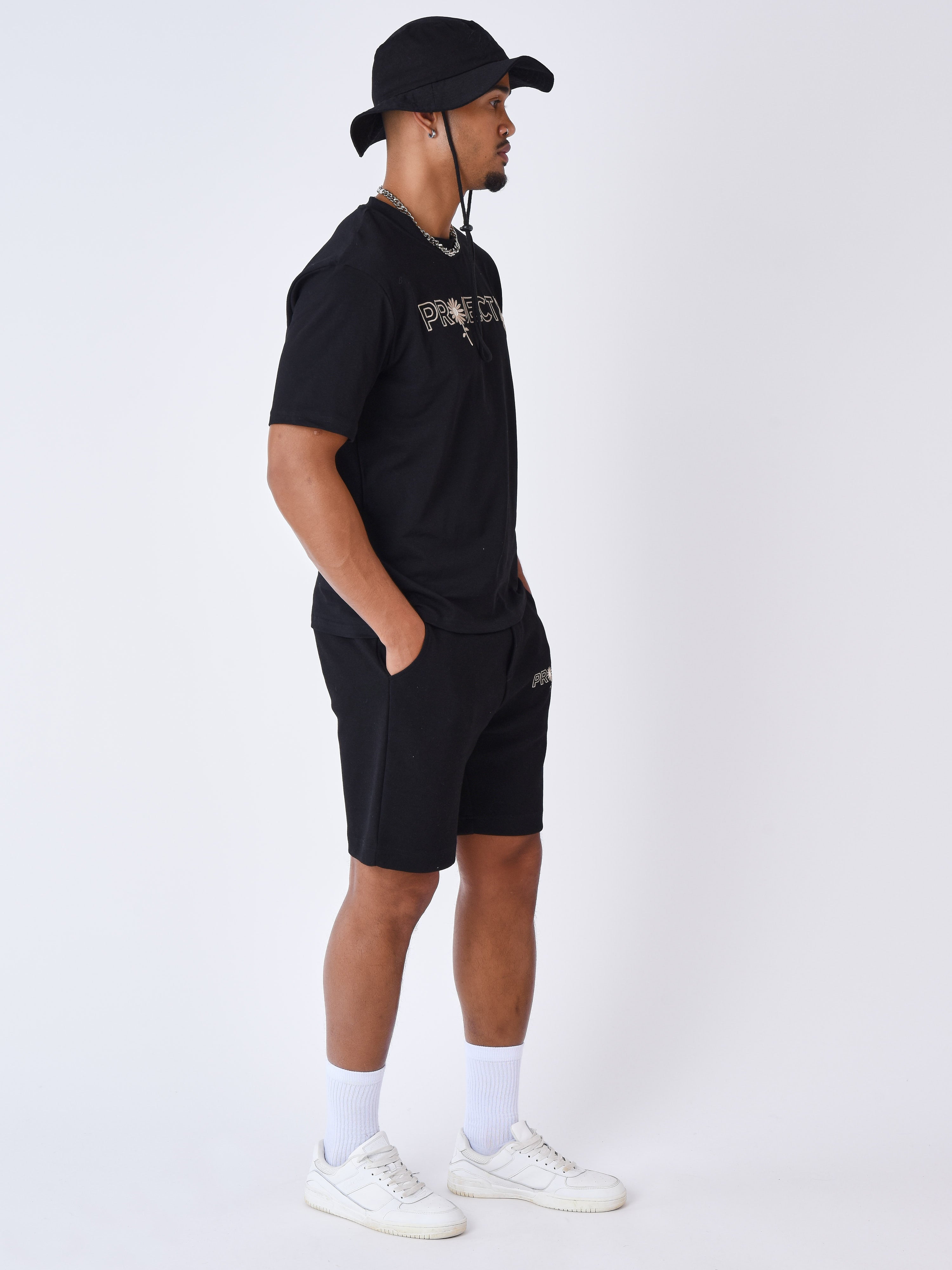 short-brode-daisy-noir-modelshot