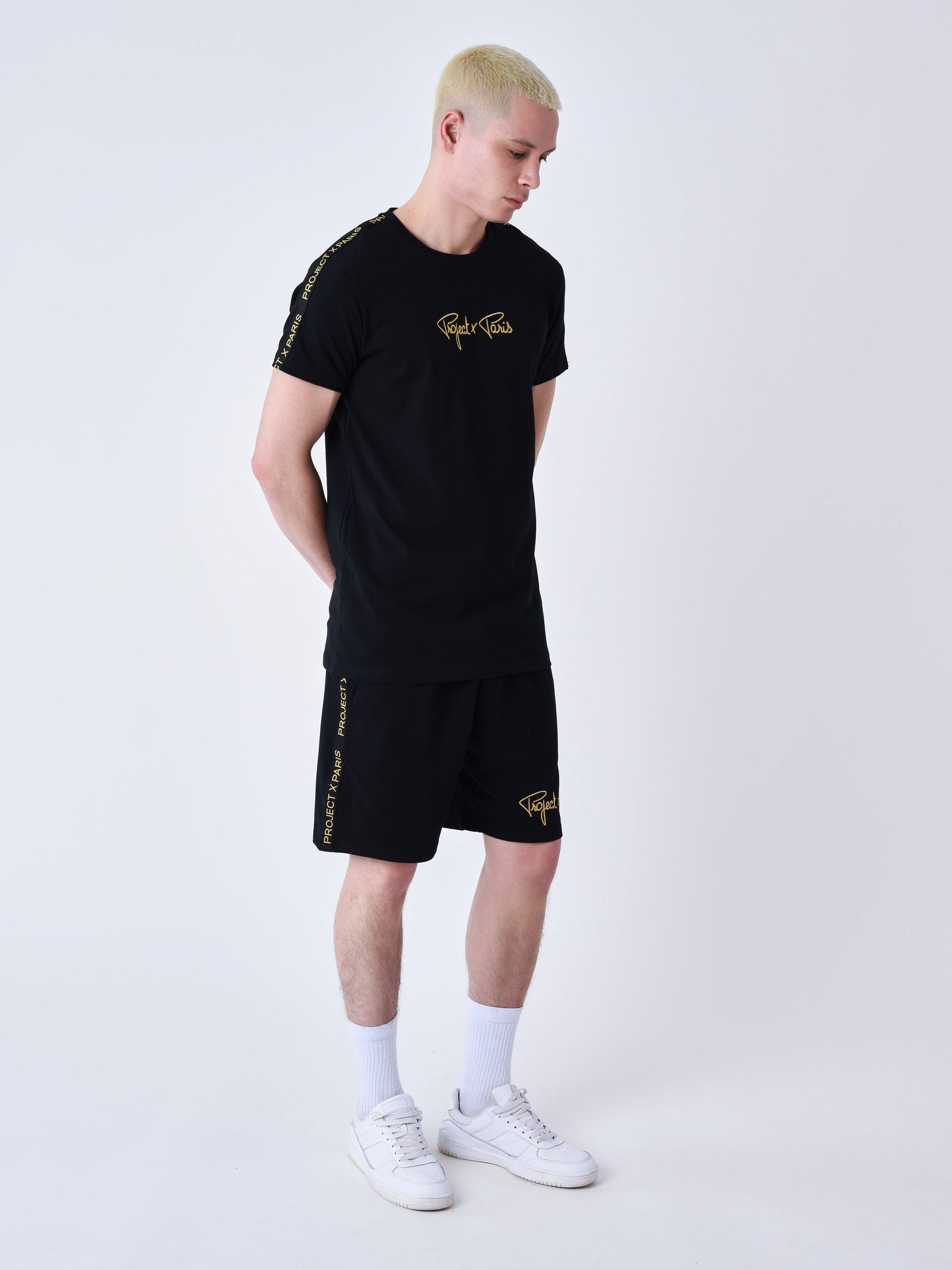 short-classique-bandes-brode-cote-noir