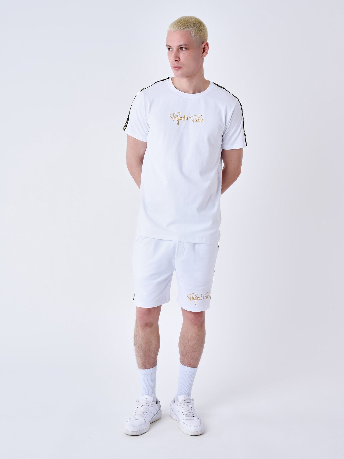 short-classique-bandes-brode-cote-blanc
