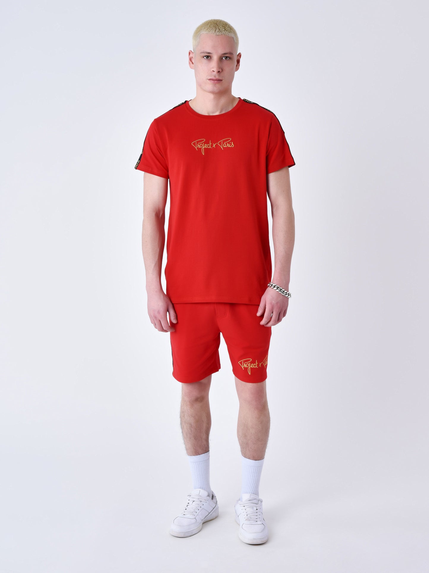 short-classique-bandes-brode-cote-rouge