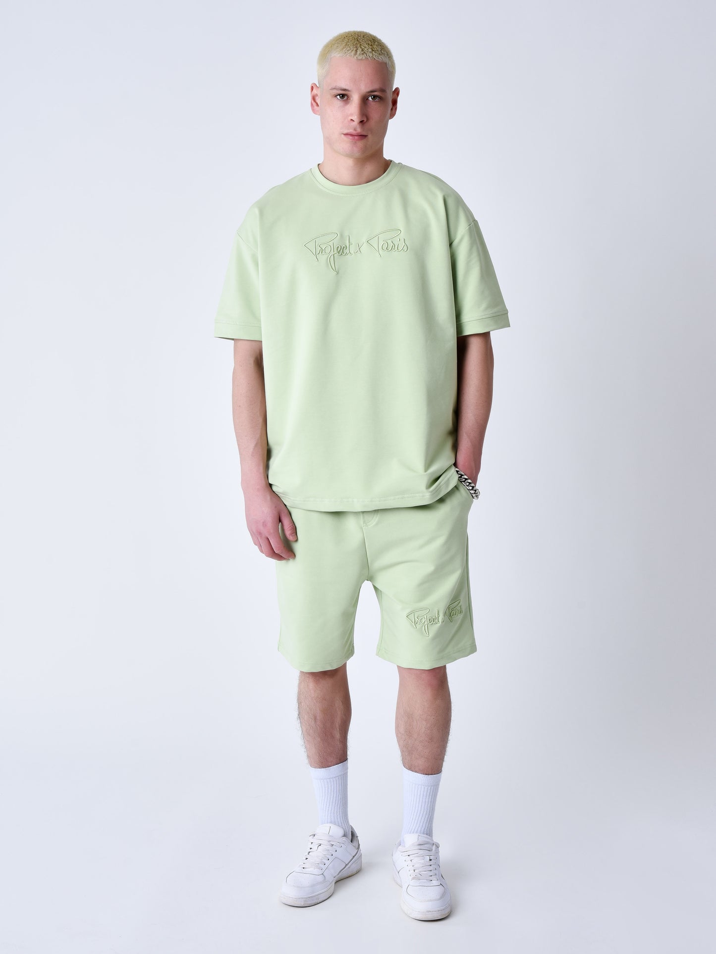 short-classique-brode-4878-pistache-modelshot