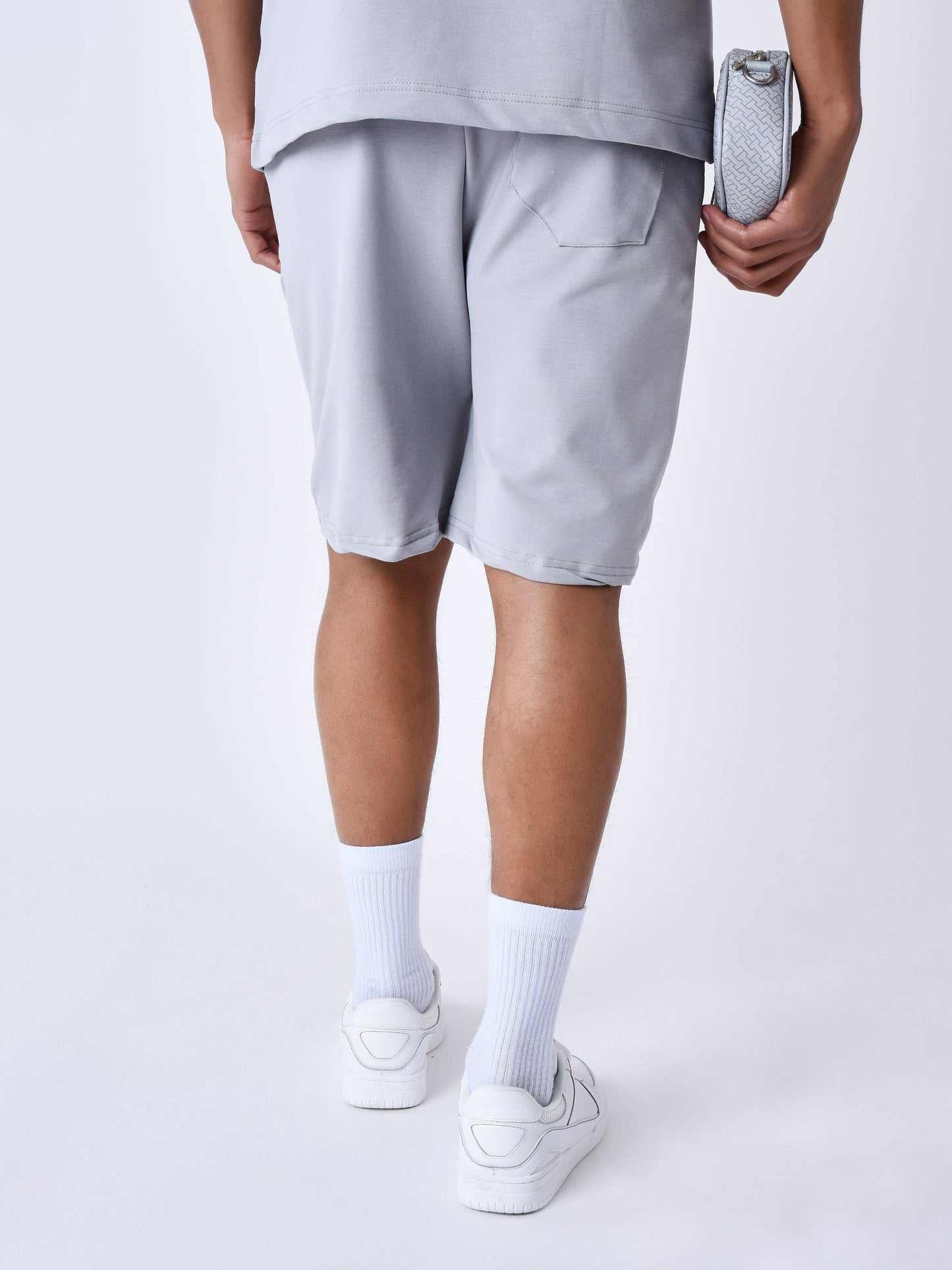 short-classique-brode-4878-gris-clair-modelshot