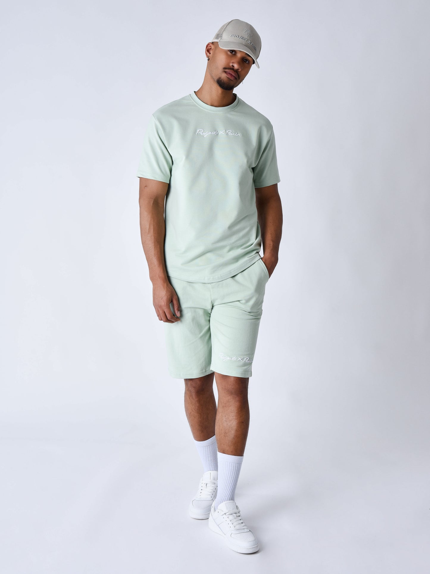 short-classique-brode-vert-d-eau