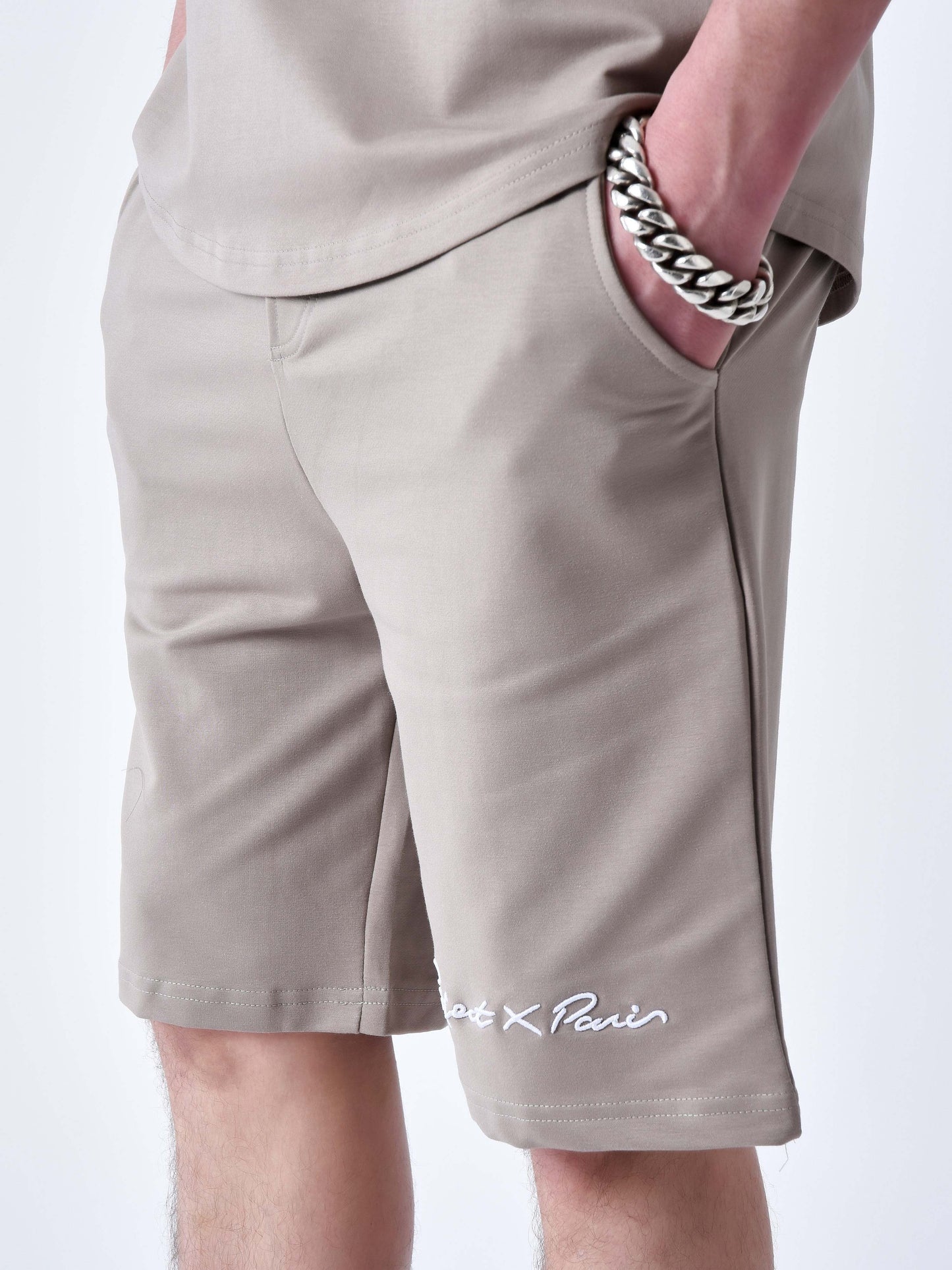 short-classique-brode-taupe