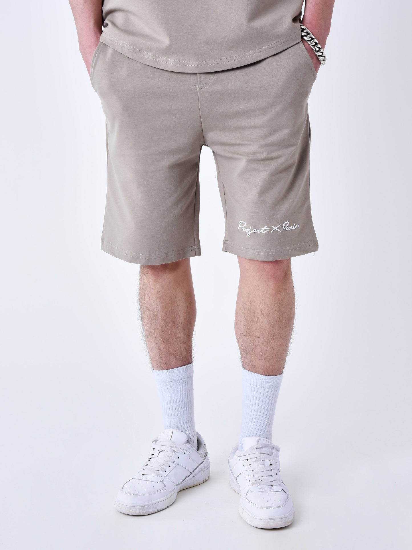 short-classique-brode-taupe