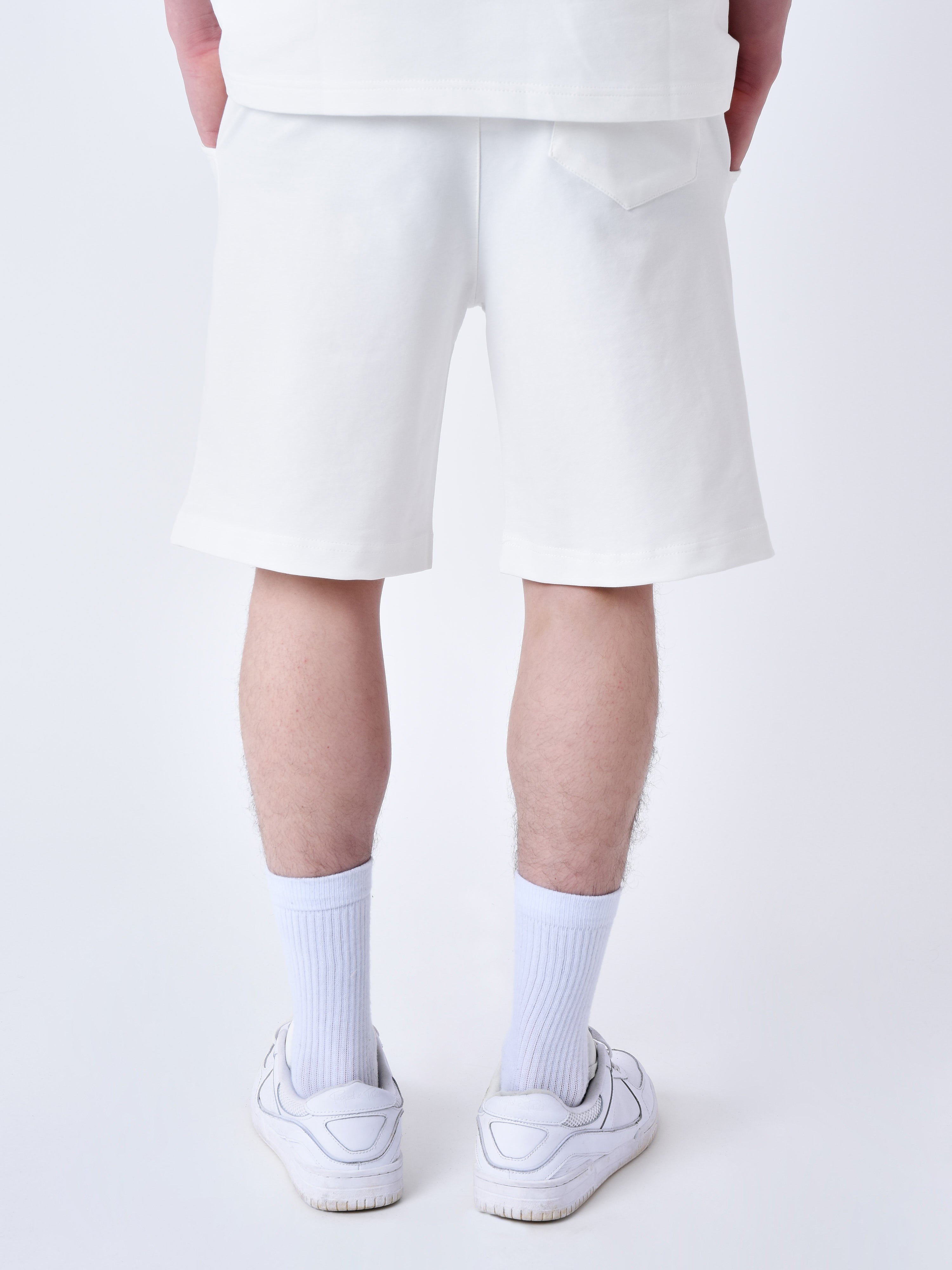short-classique-brode-4875-blanc-casse-modelshot