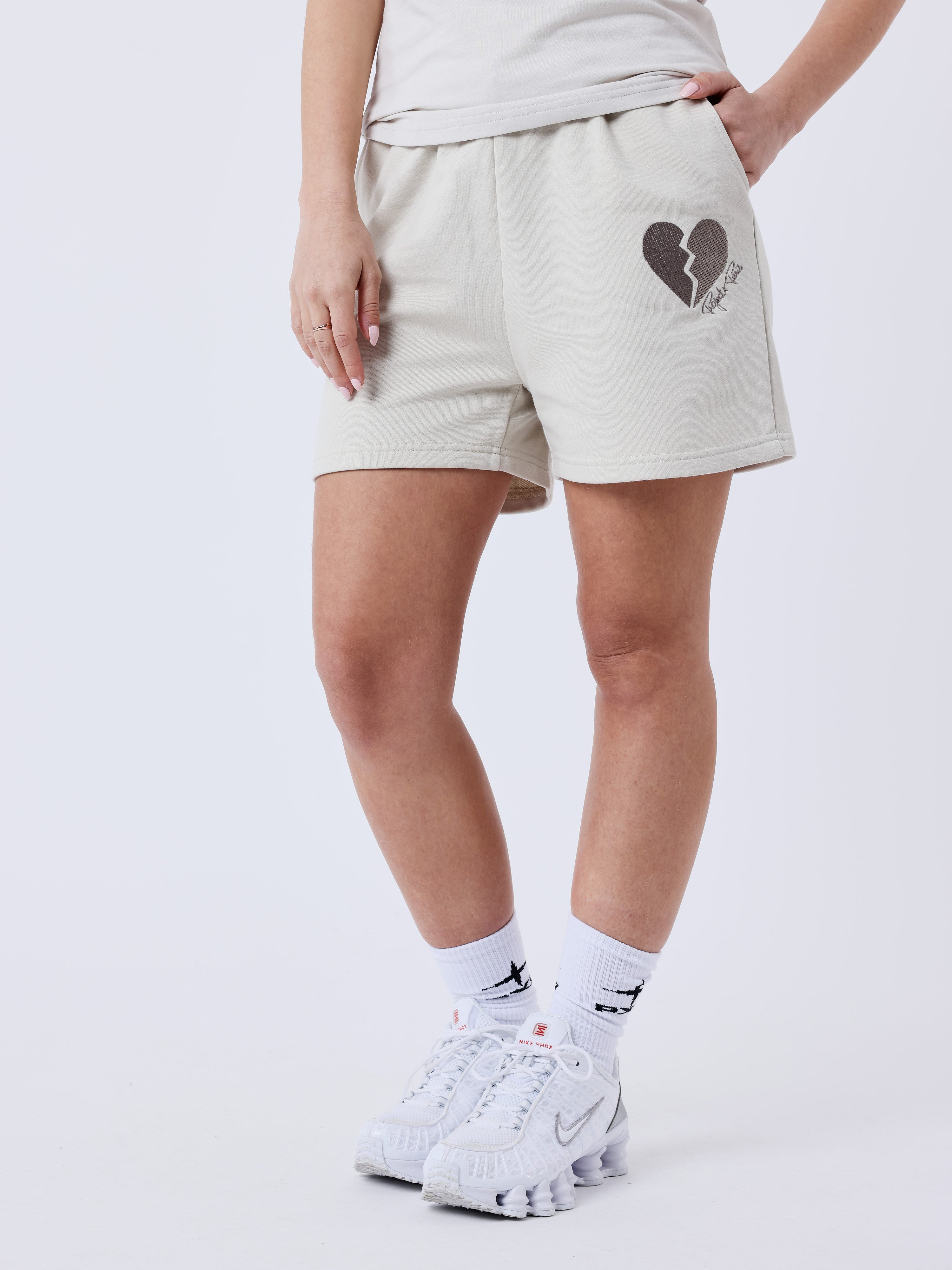 Pantaloni scurți inimă frântă-3