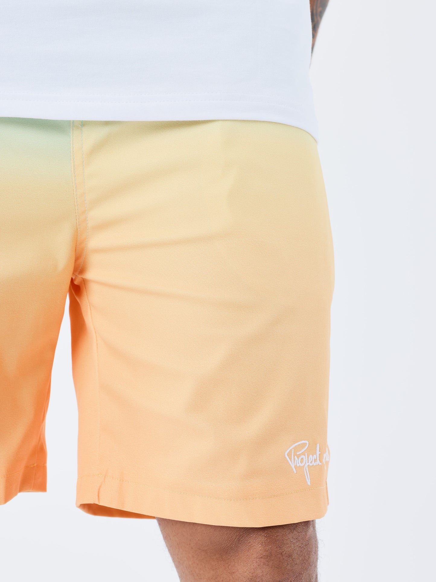 short-de-bain-degrade-honeydew-modelshot