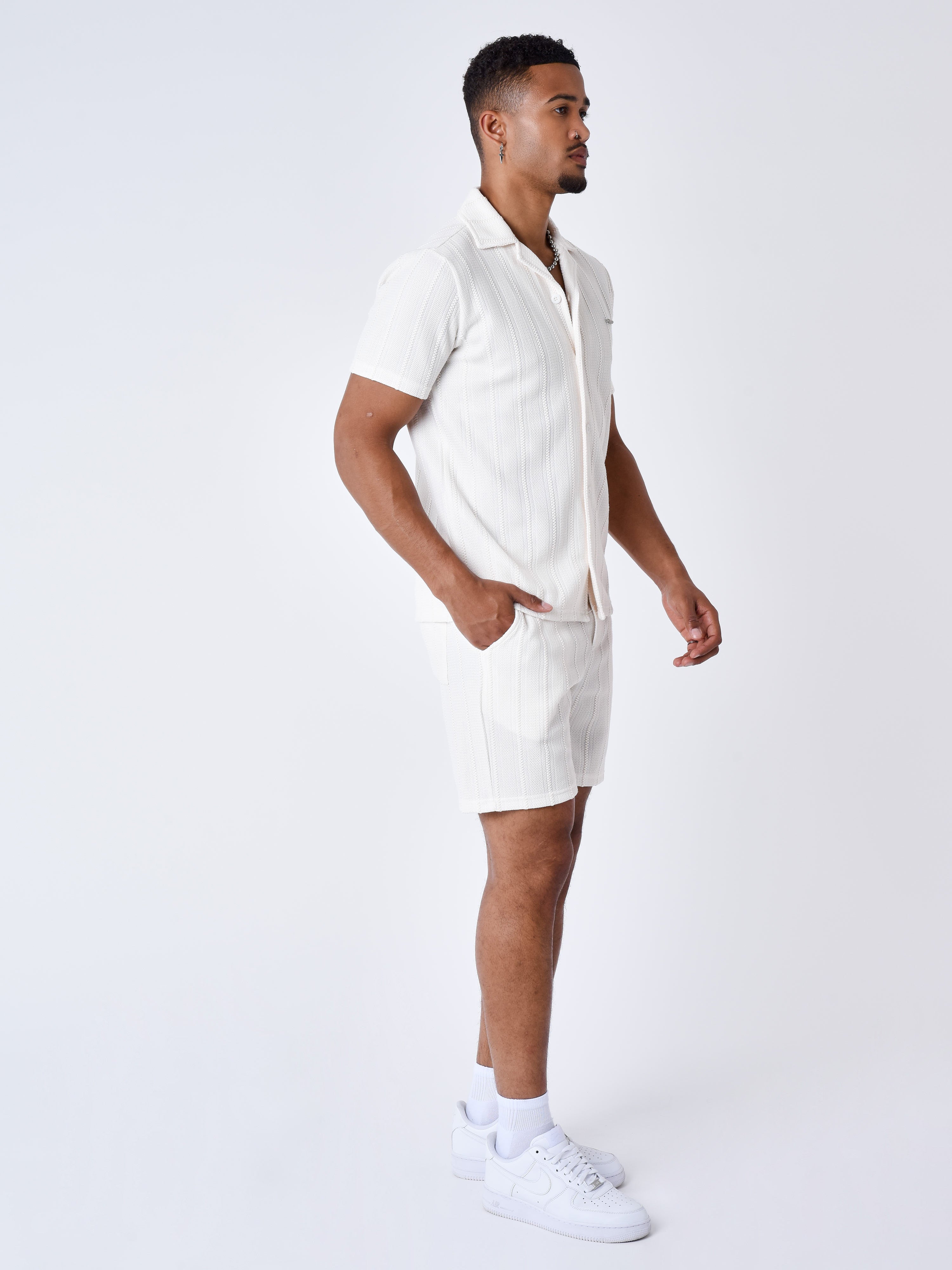 short-decontractee-en-maille-blanc-casse
