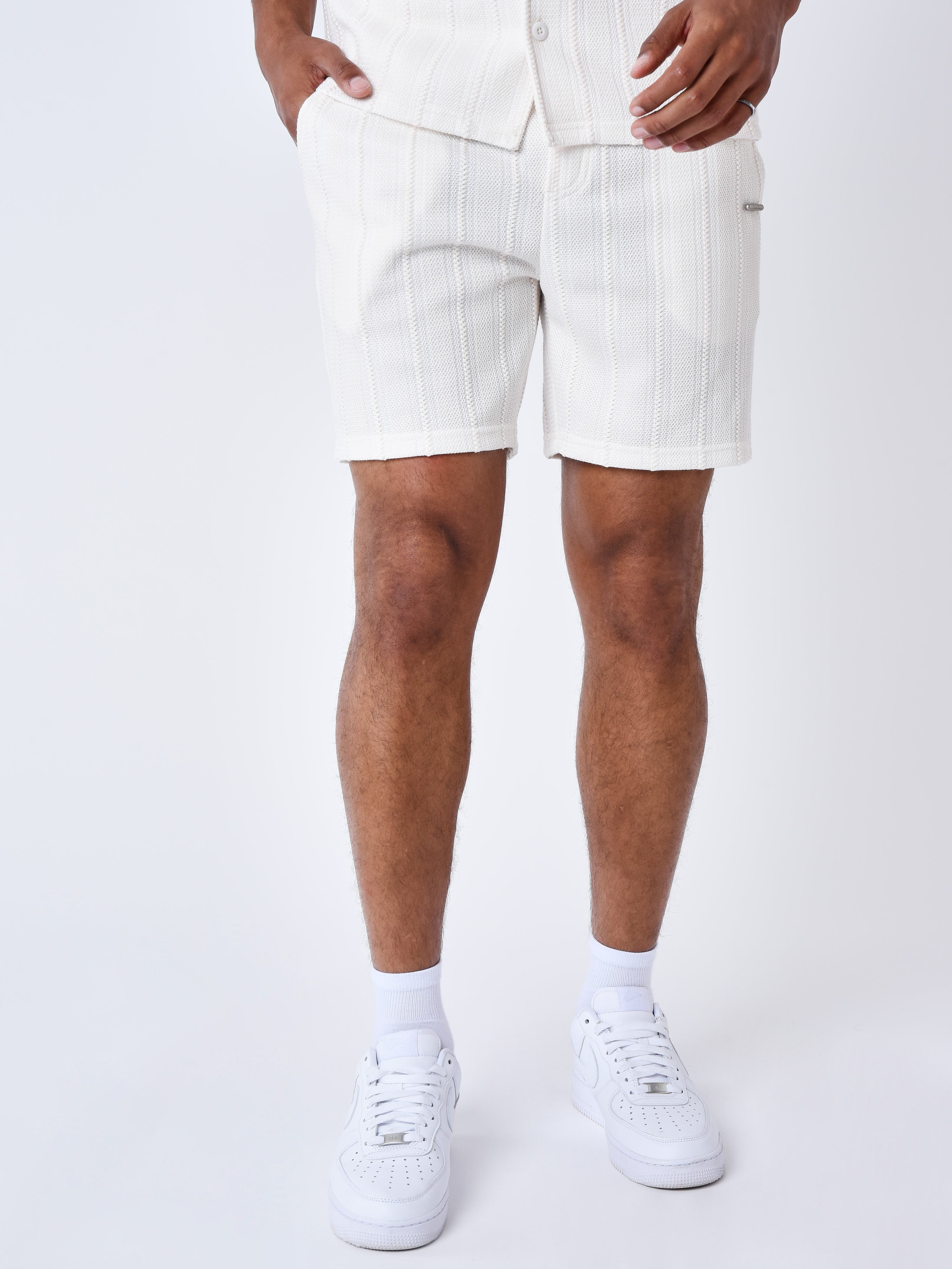 short-decontractee-en-maille-blanc-casse