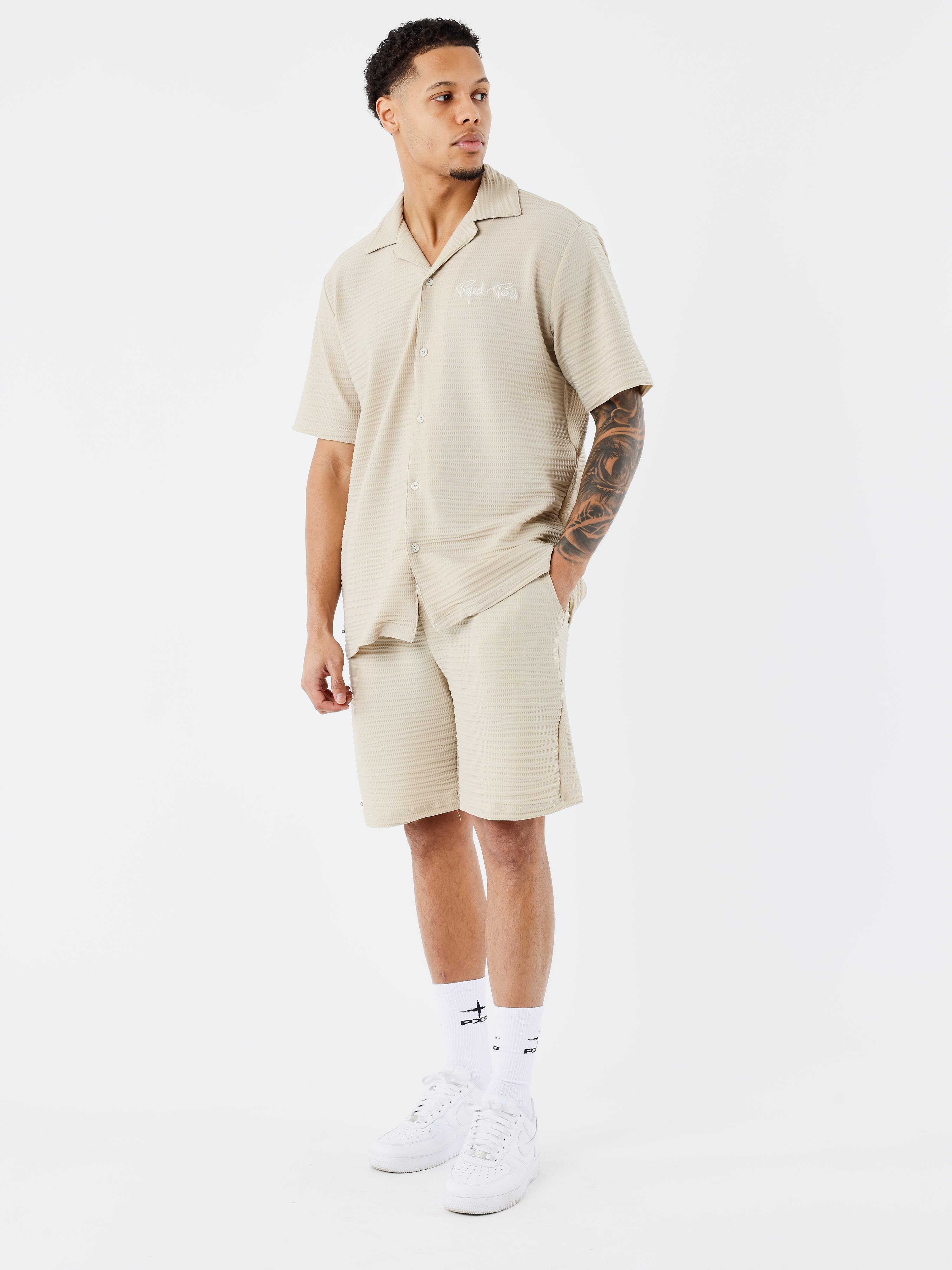 short-decontractee-texturee-gris-fume