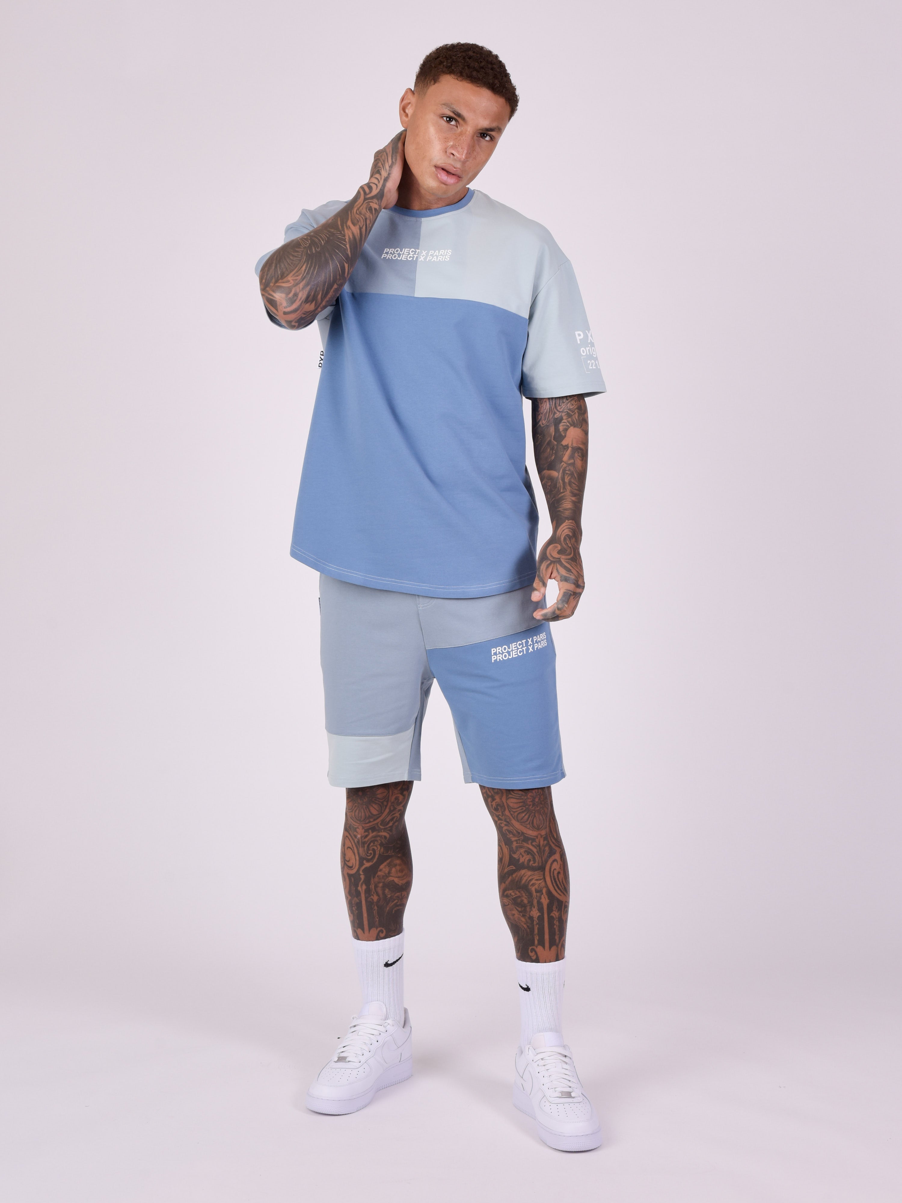 short-effet-color-block-bleu-ciel-modelshot