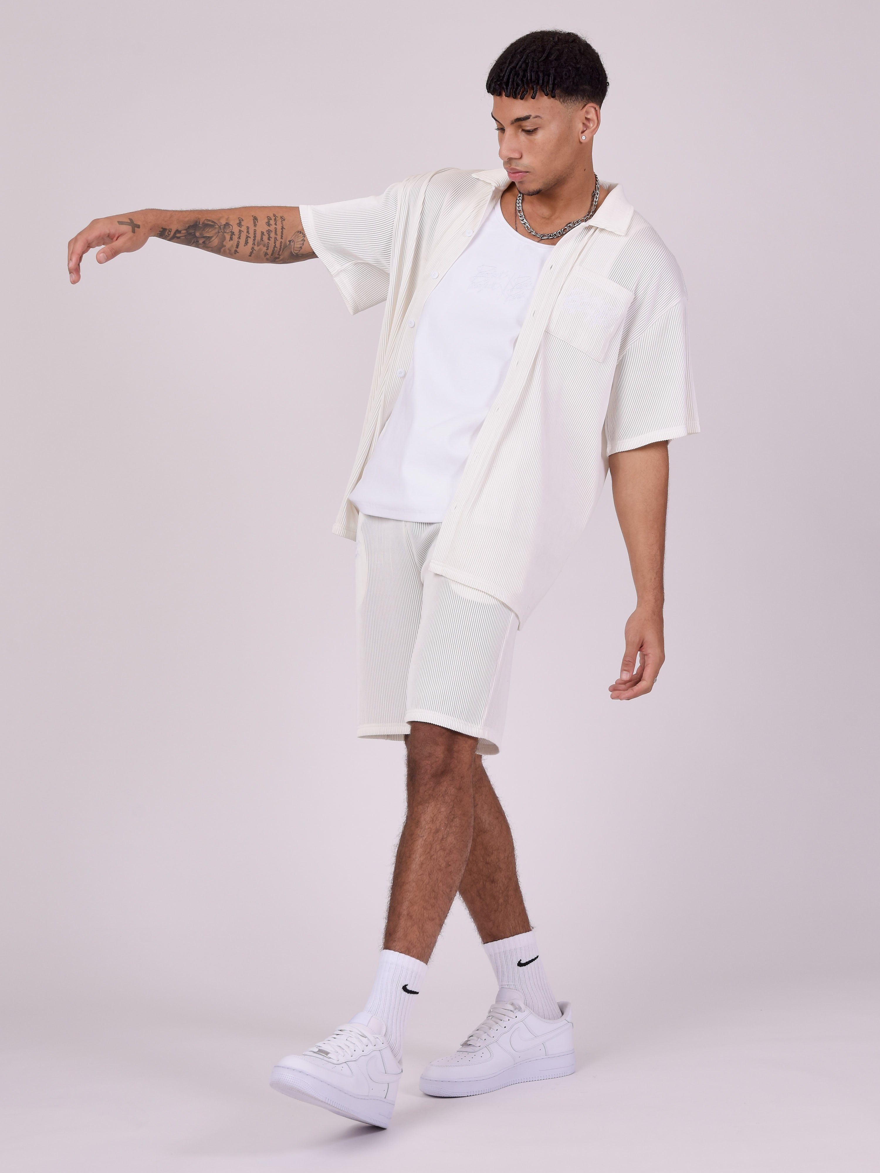 short-en-tissu-cotele-blanc