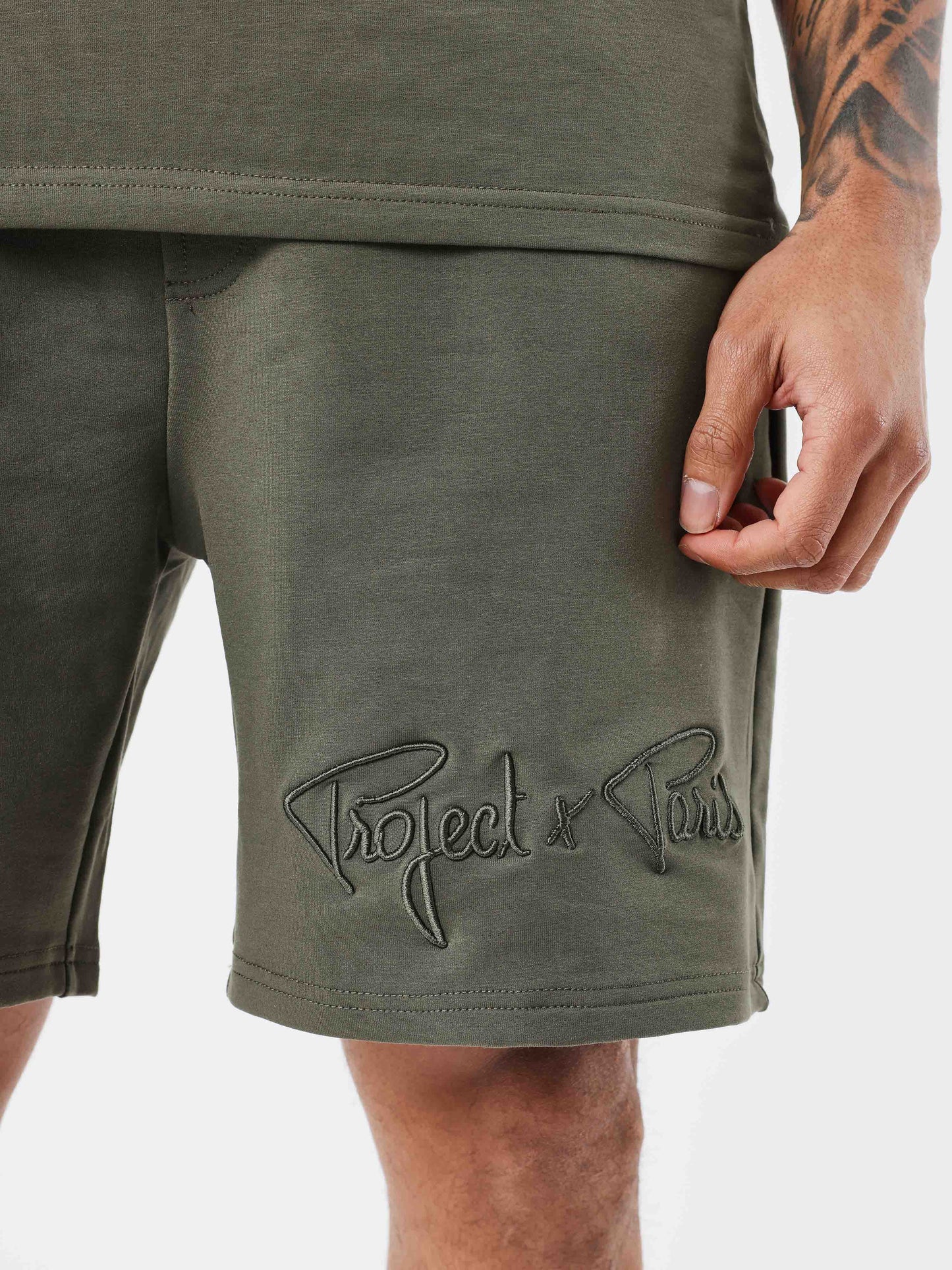 short-essentials-project-x-paris-olive-fonce-detailshot