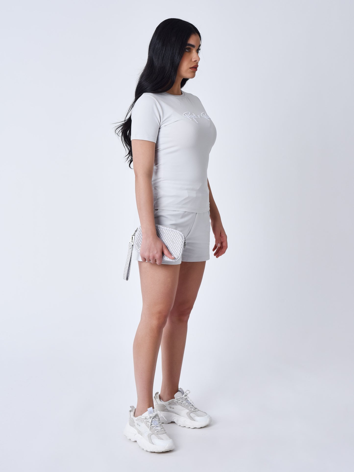 short-femme-essentials-project-x-paris-light-stone-modelshot