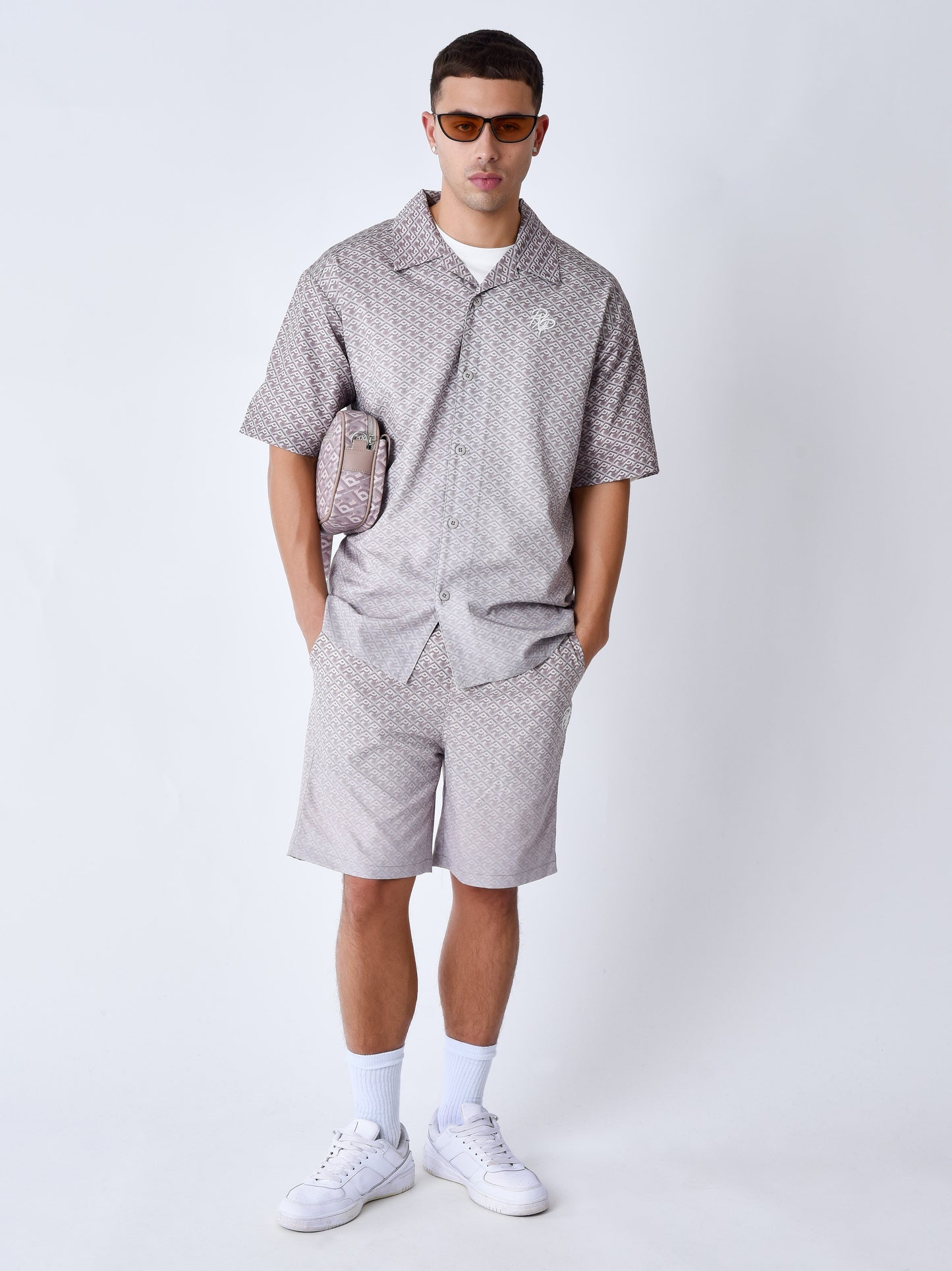 short-imprime-graphic-gaze-degrade-taupe