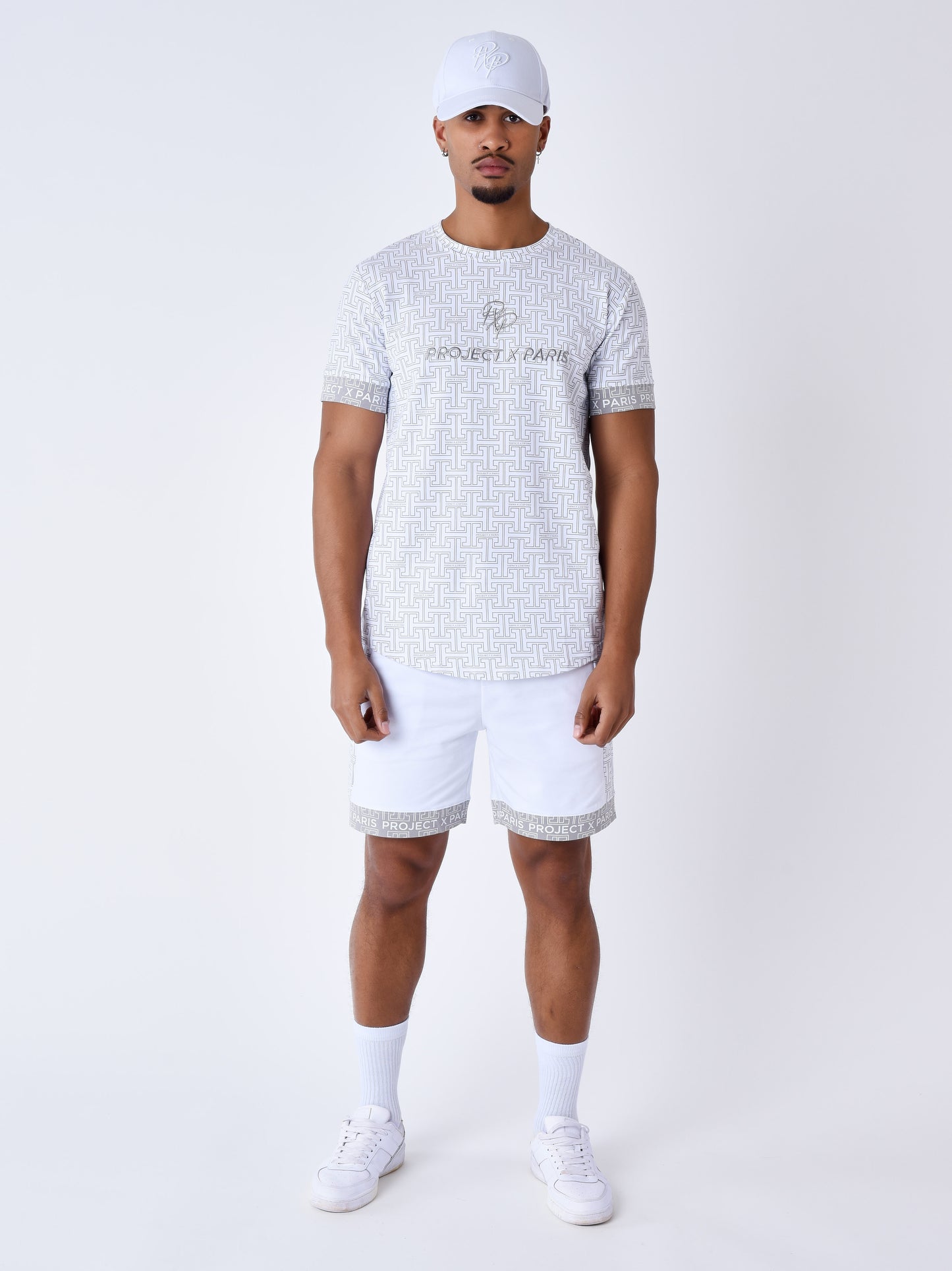 short-imprime-labyrinthe-blanc-modelshot