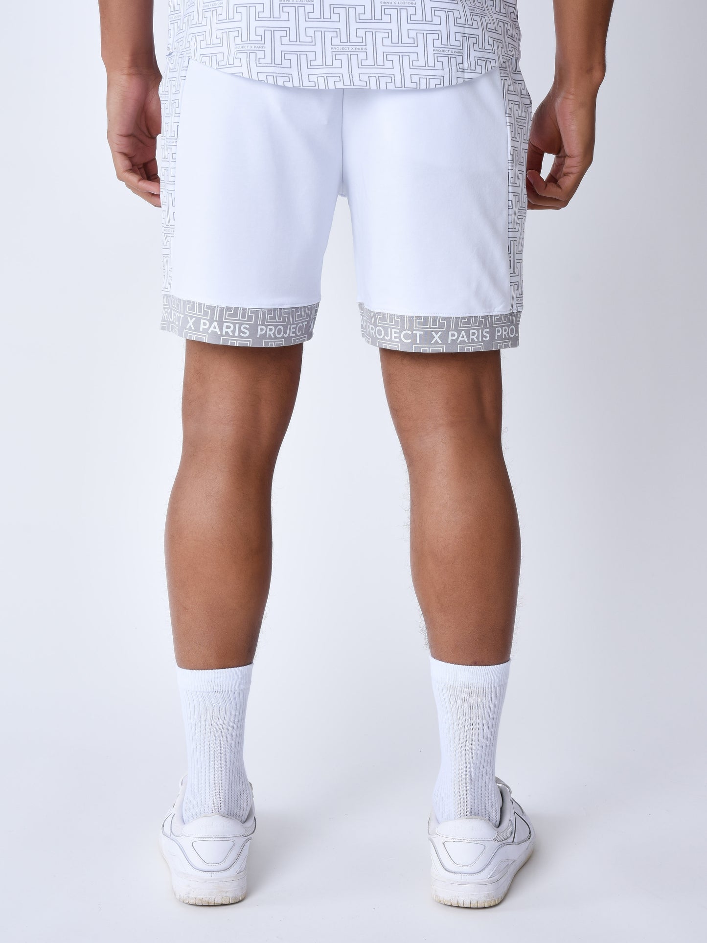 short-imprime-labyrinthe-blanc-modelshot