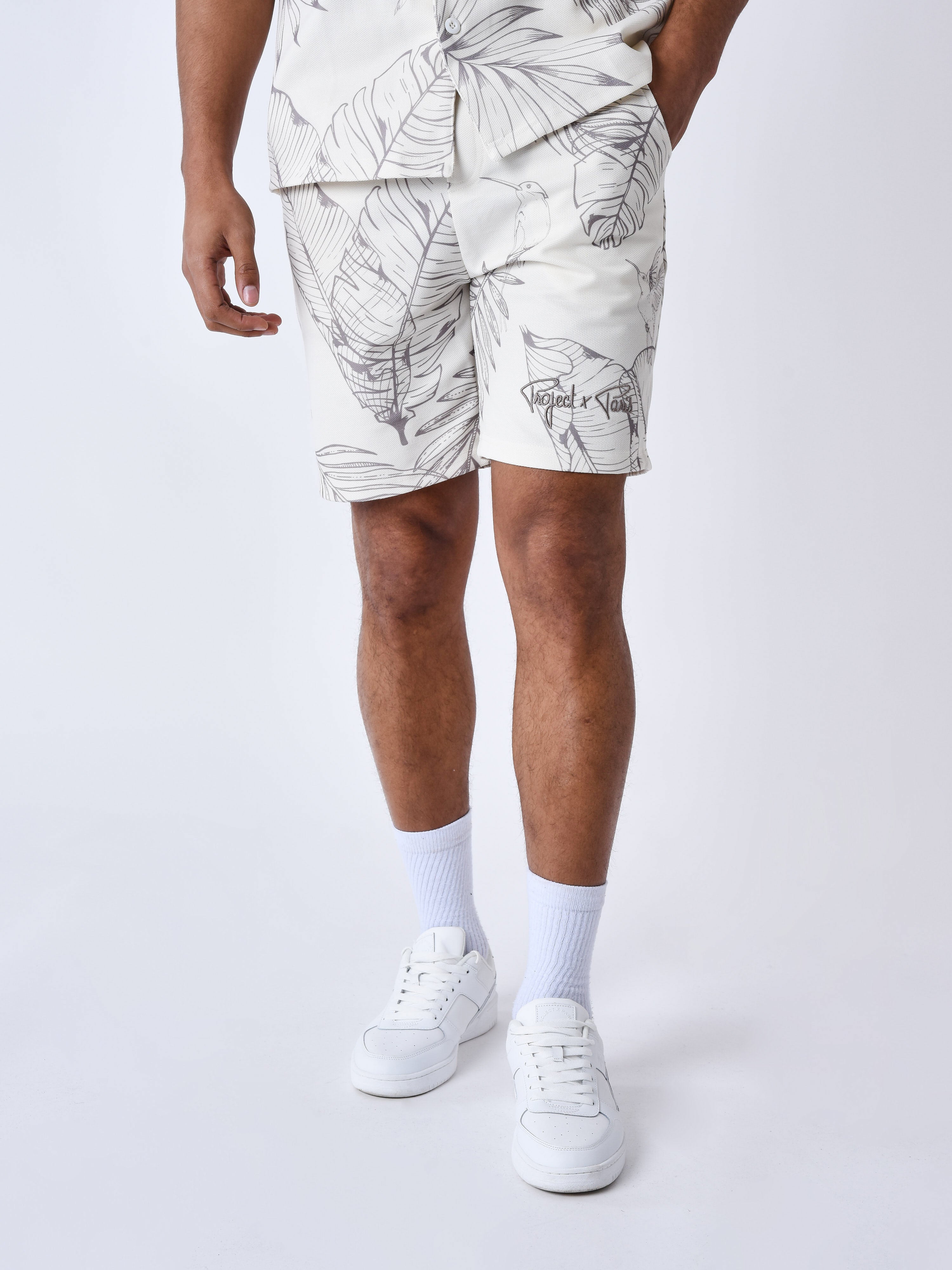 Short mit üppigem Print-2