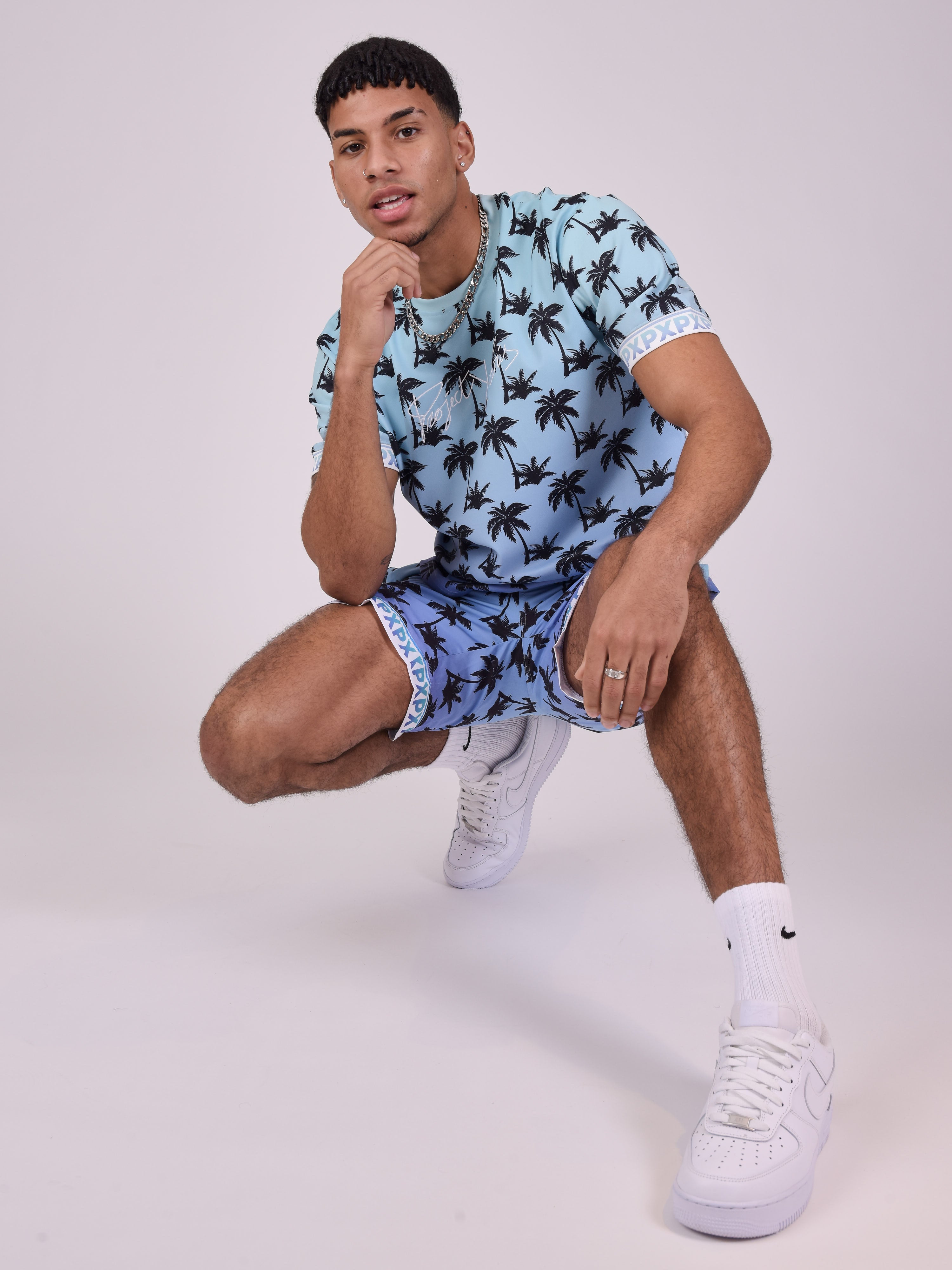 Shorts mit Farbverlauf und Palmenprint-2