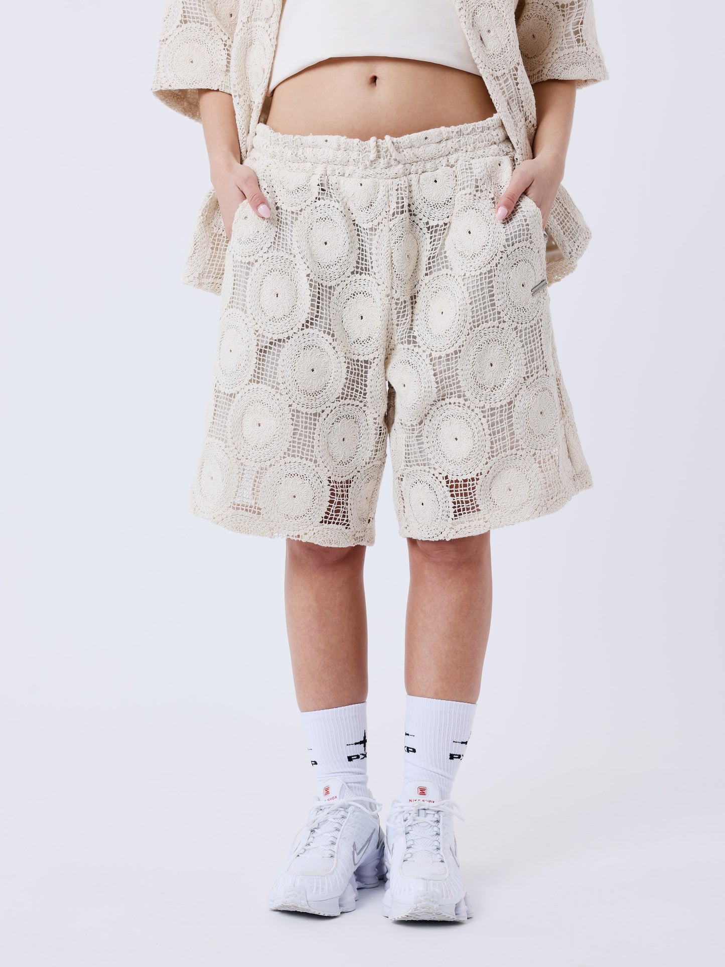 short-kalash-x-pxp-a-patchwork-de-broderie-craie