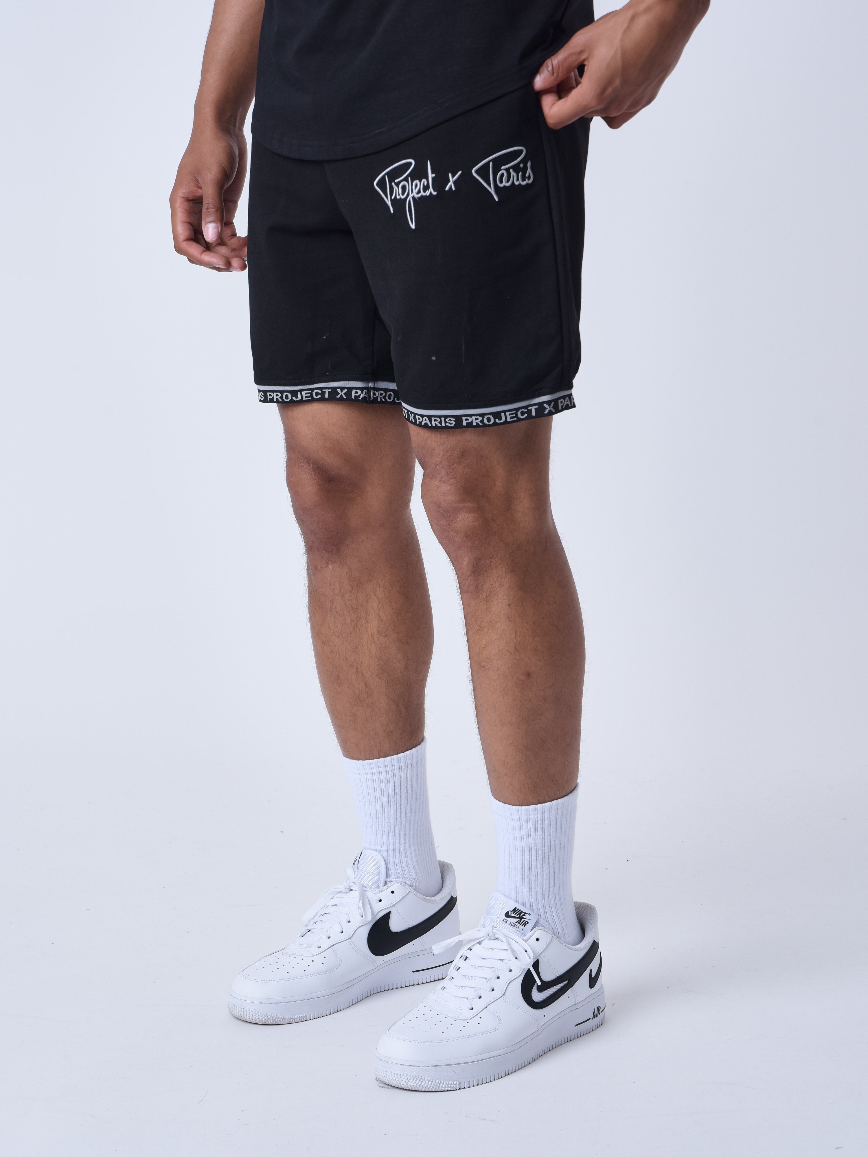 Short com logo bordado em relevo-4