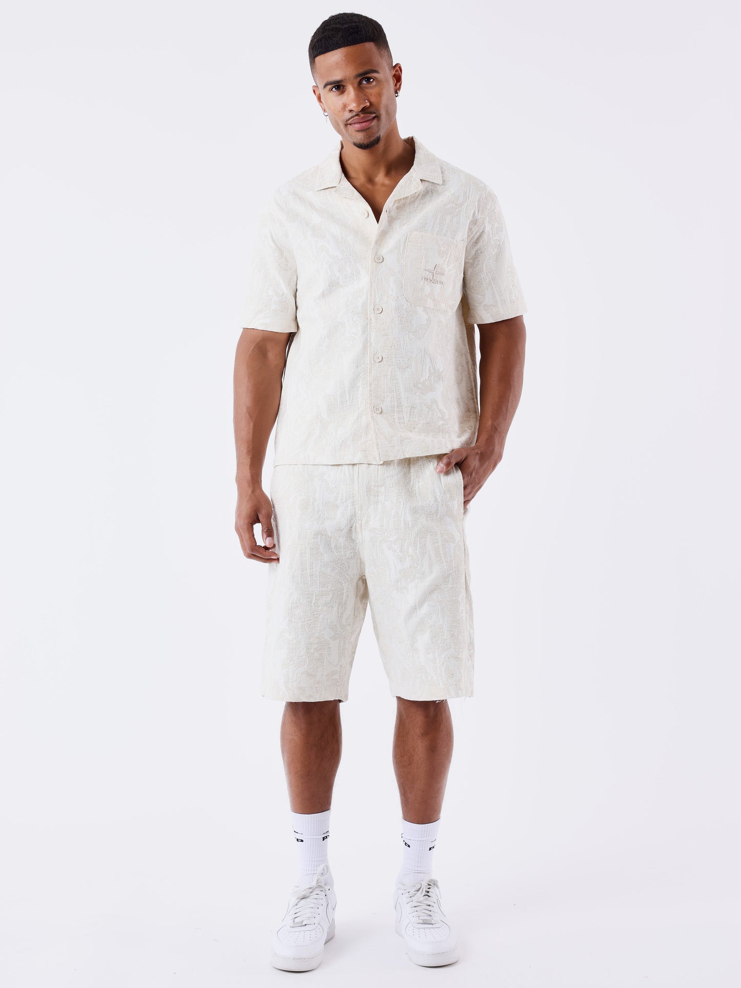 short-motif-floral-beige